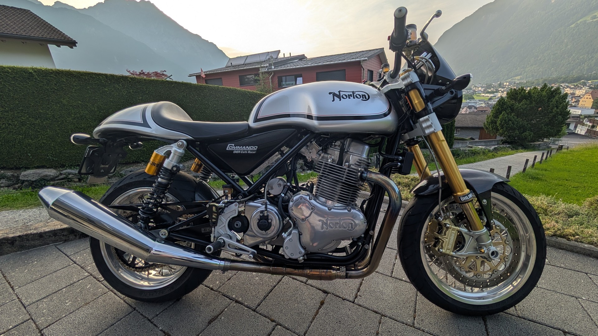 NORTON Commando 961 Café Racer