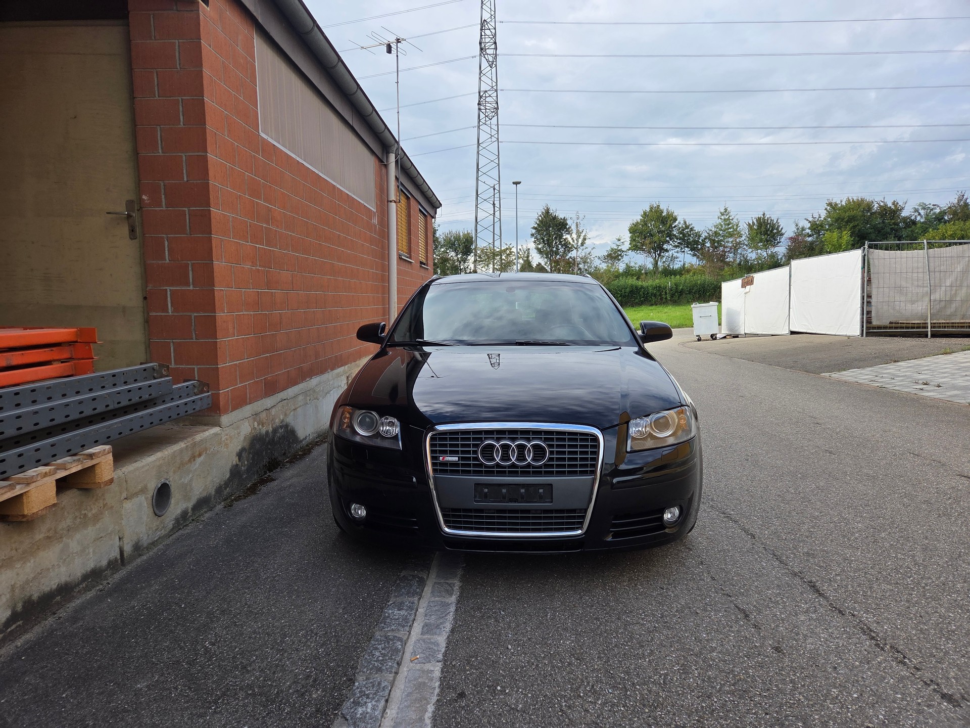 AUDI A3 2.0 TDI S Line-image-1