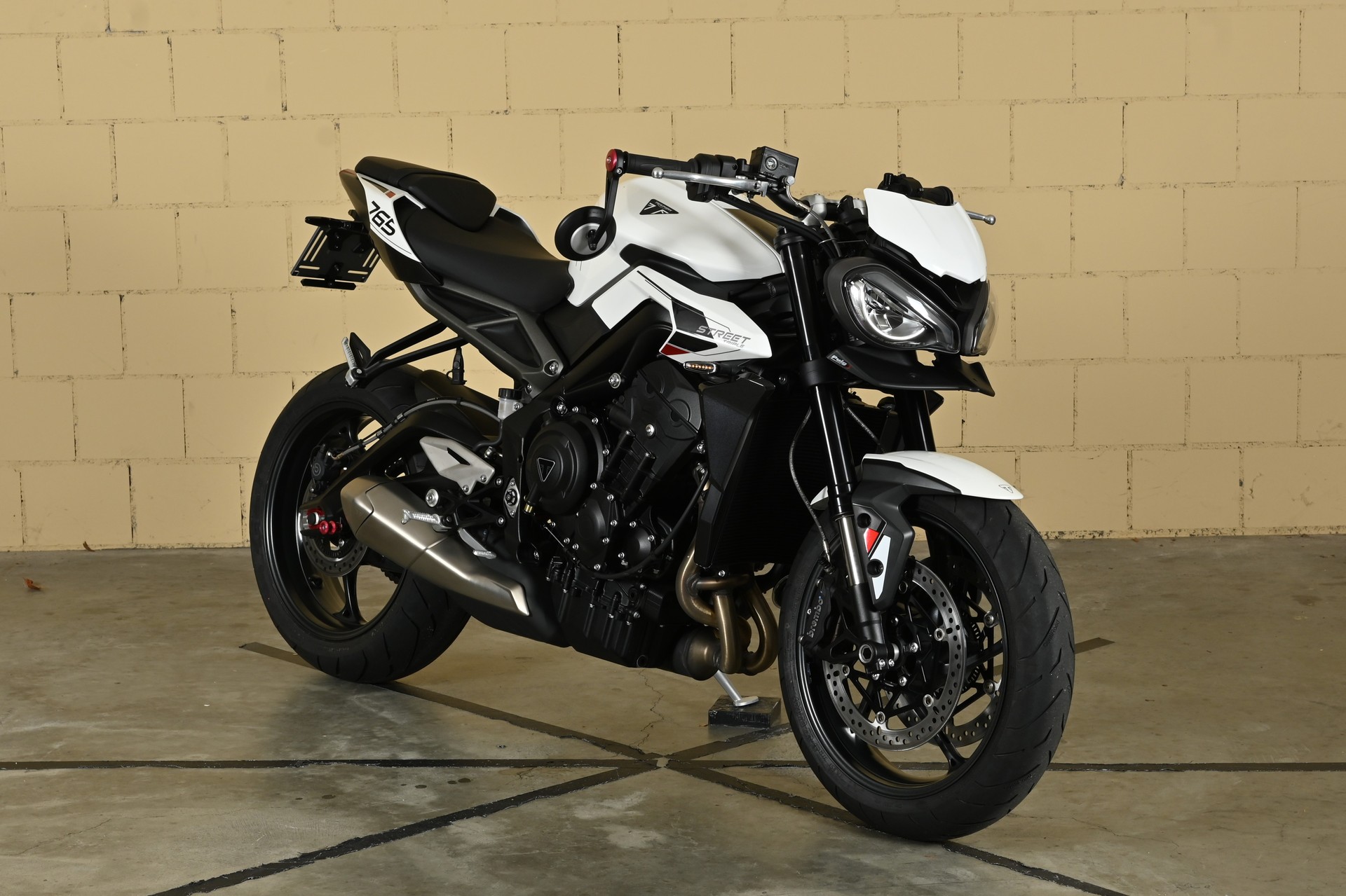 TRIUMPH Street Triple R 765-image-1