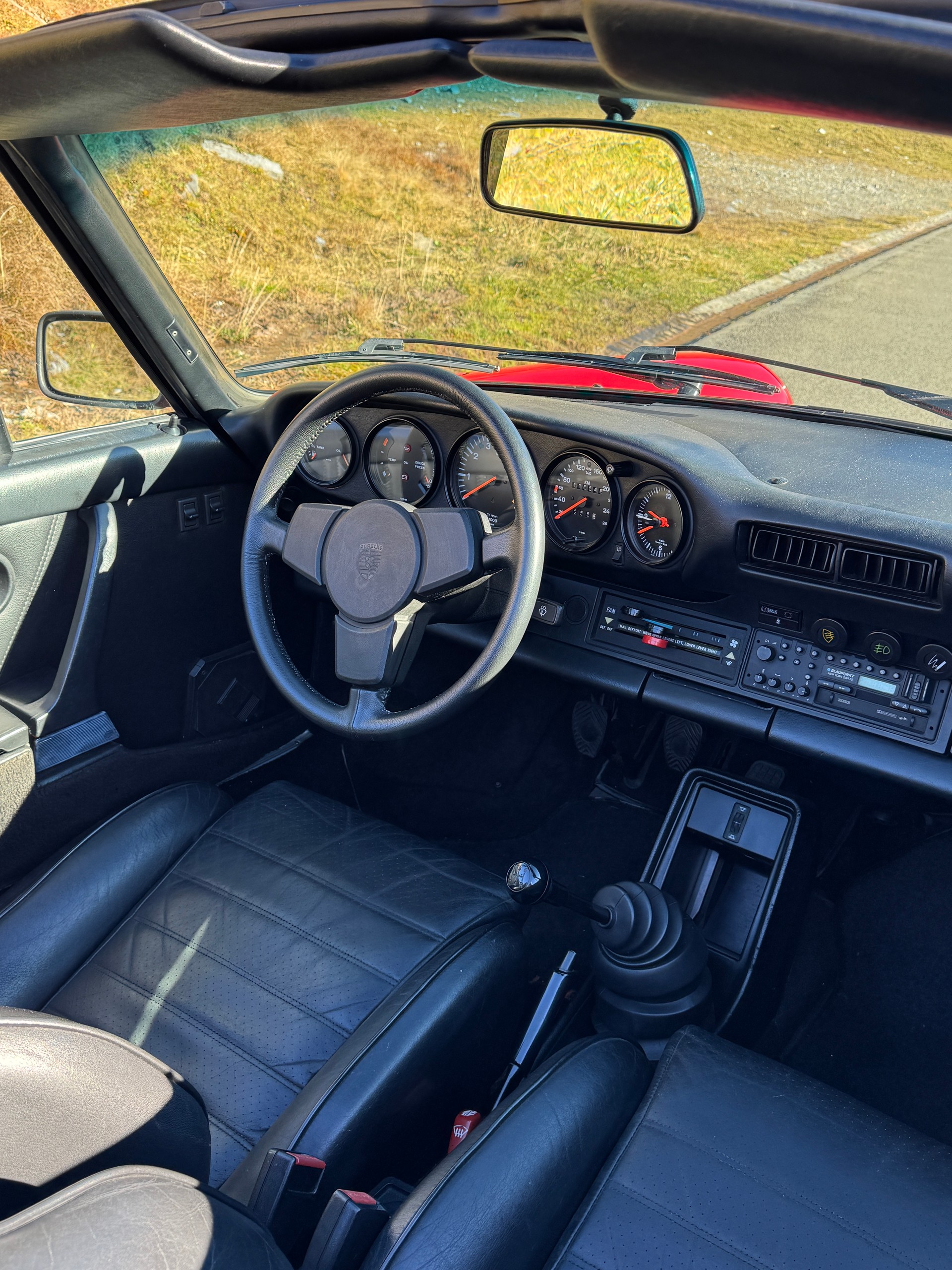 PORSCHE 911 Carrera 3.2-image-6