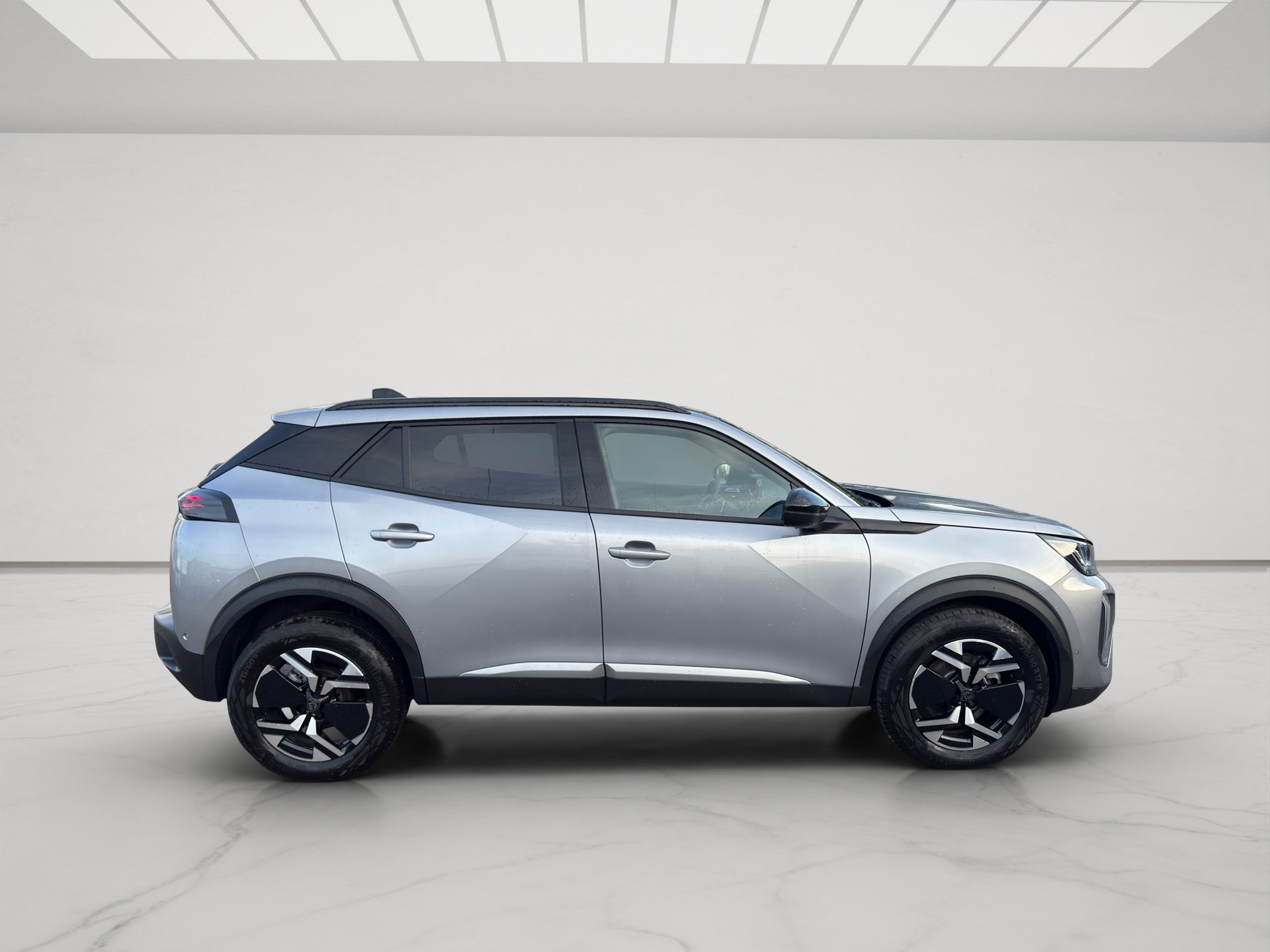 PEUGEOT 2008 1.2 145 MHEV Allure-image-4
