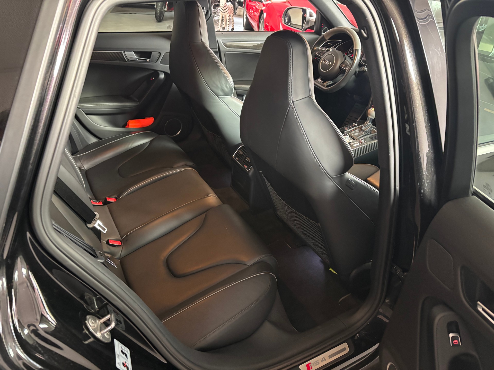 AUDI RS4 Avant 4.2 FSI V8 quattro S-tronic-image-9