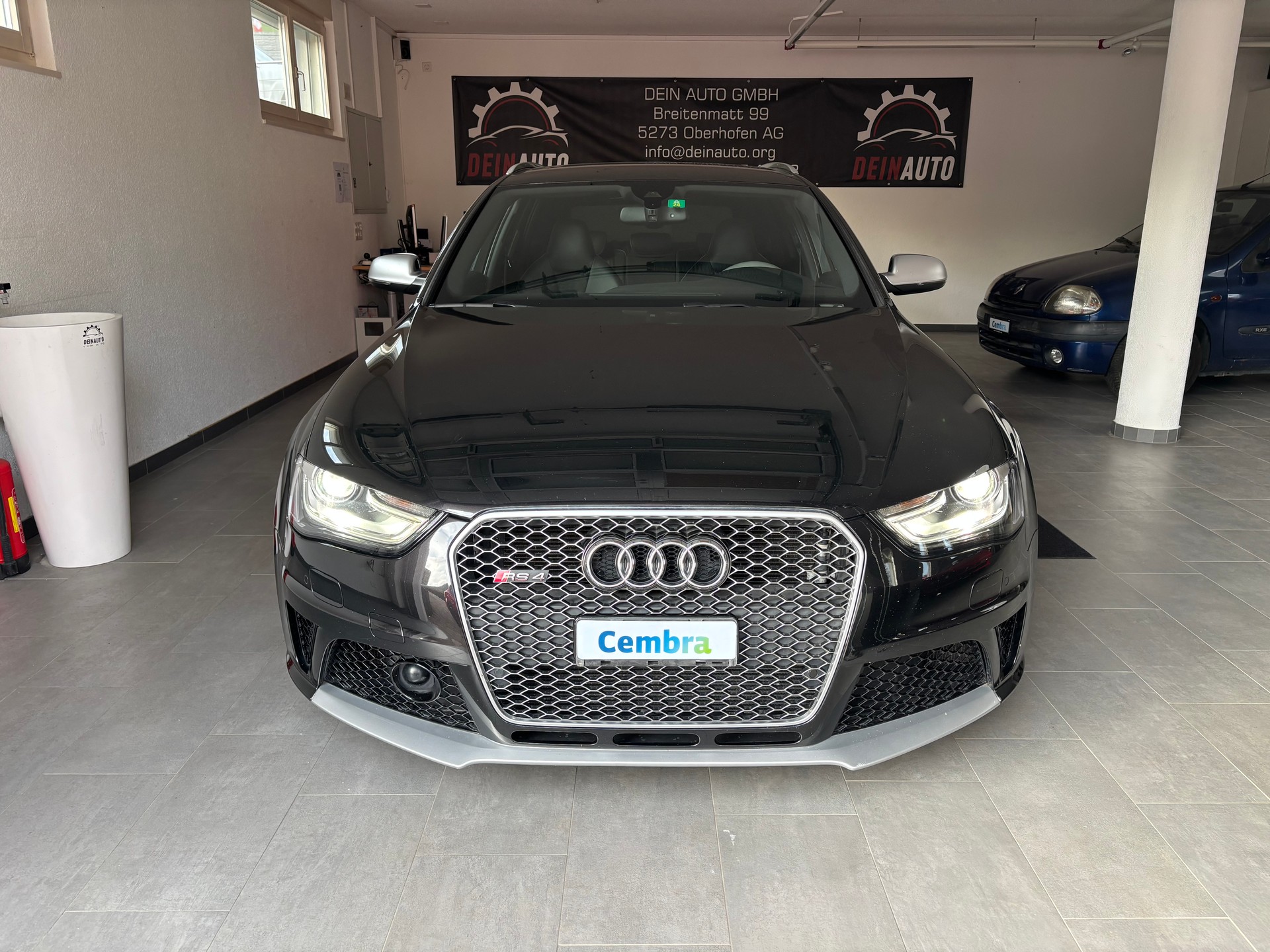 AUDI RS4 Avant 4.2 FSI V8 quattro S-tronic-image-6