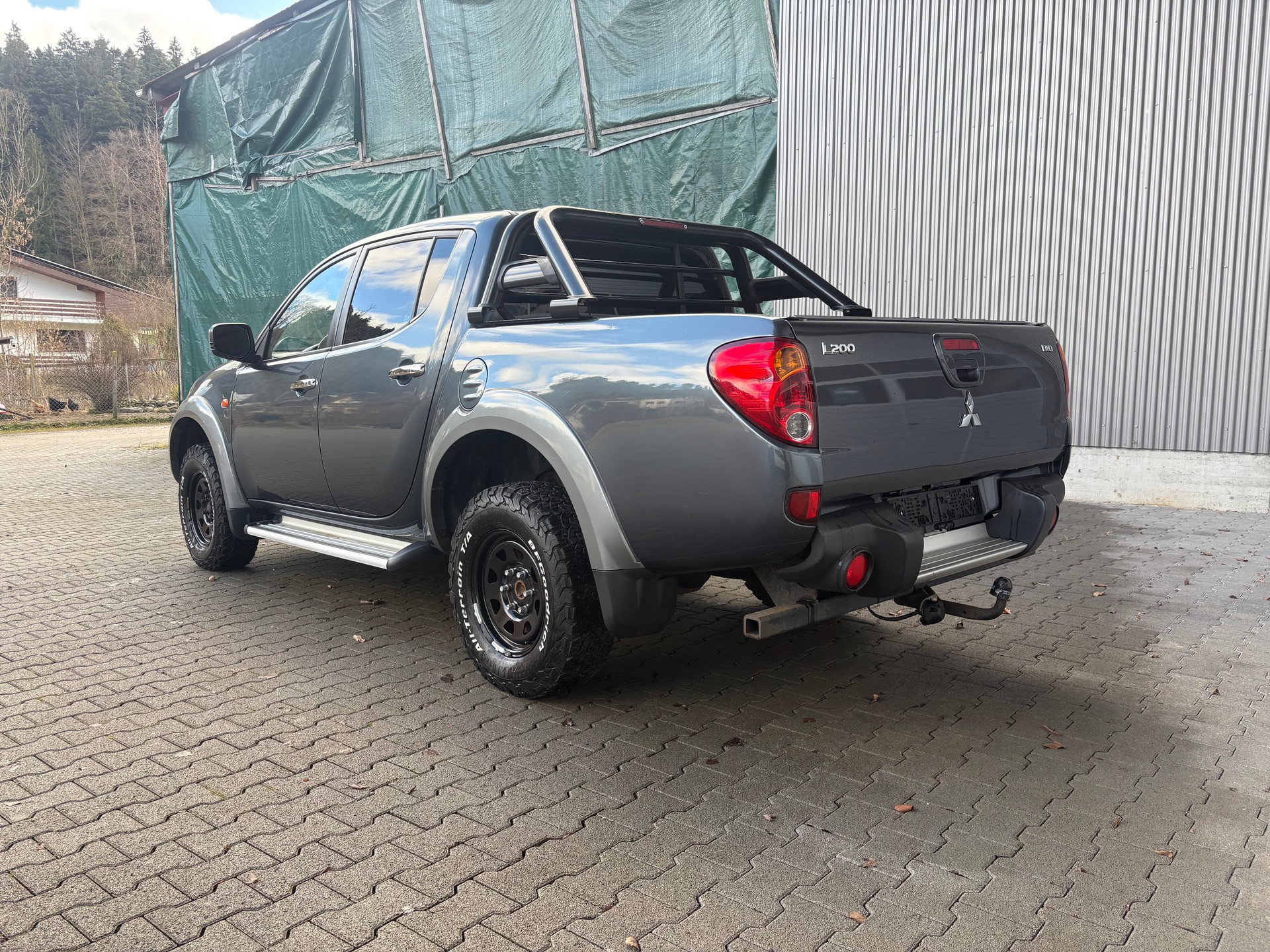 MITSUBISHI L 200 2.5 DID Invite Double Cab-image-3