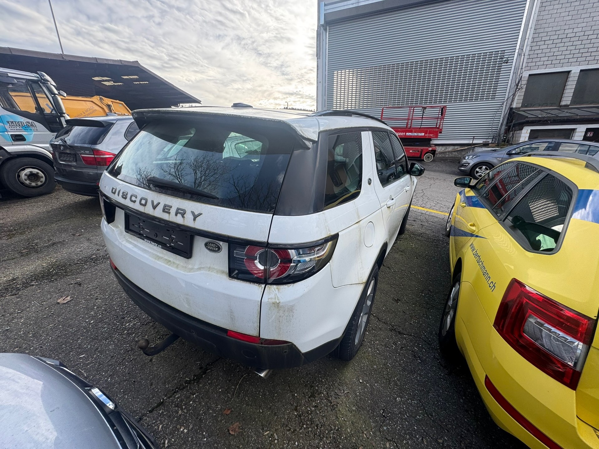LAND ROVER Discovery Sport 2.0 eD4 S FWD-image-2