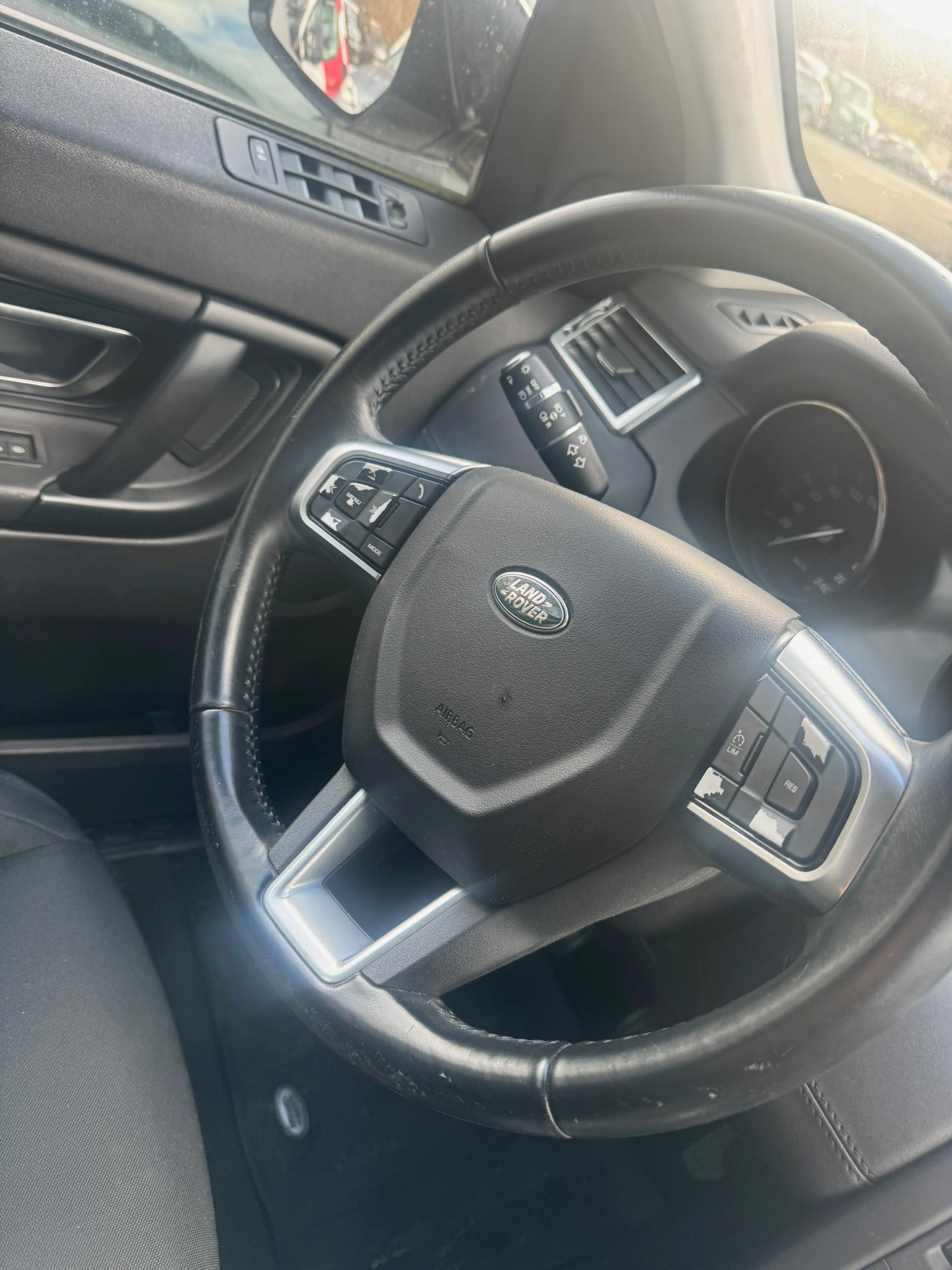 LAND ROVER Discovery Sport 2.0 eD4 S FWD-image-6