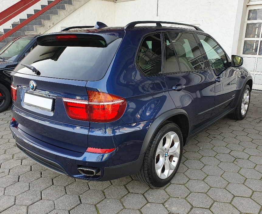 BMW X5 xDrive 50i Steptronic-showroom-element-2