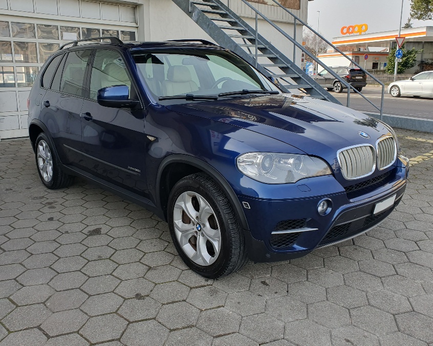 BMW X5 xDrive 50i Steptronic-showroom-element-1