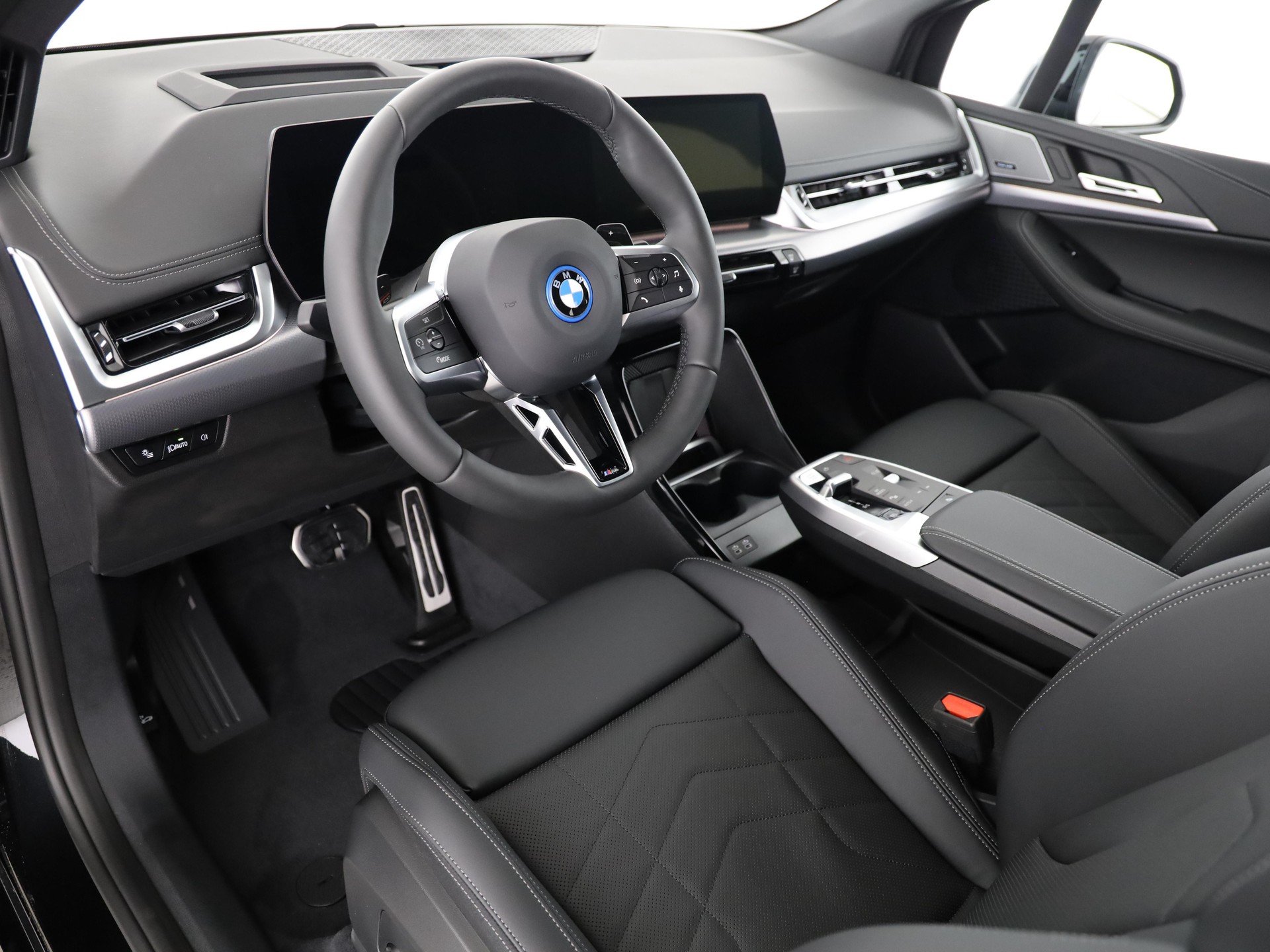 BMW 230e xDrive paddles Active Tourer-image-14