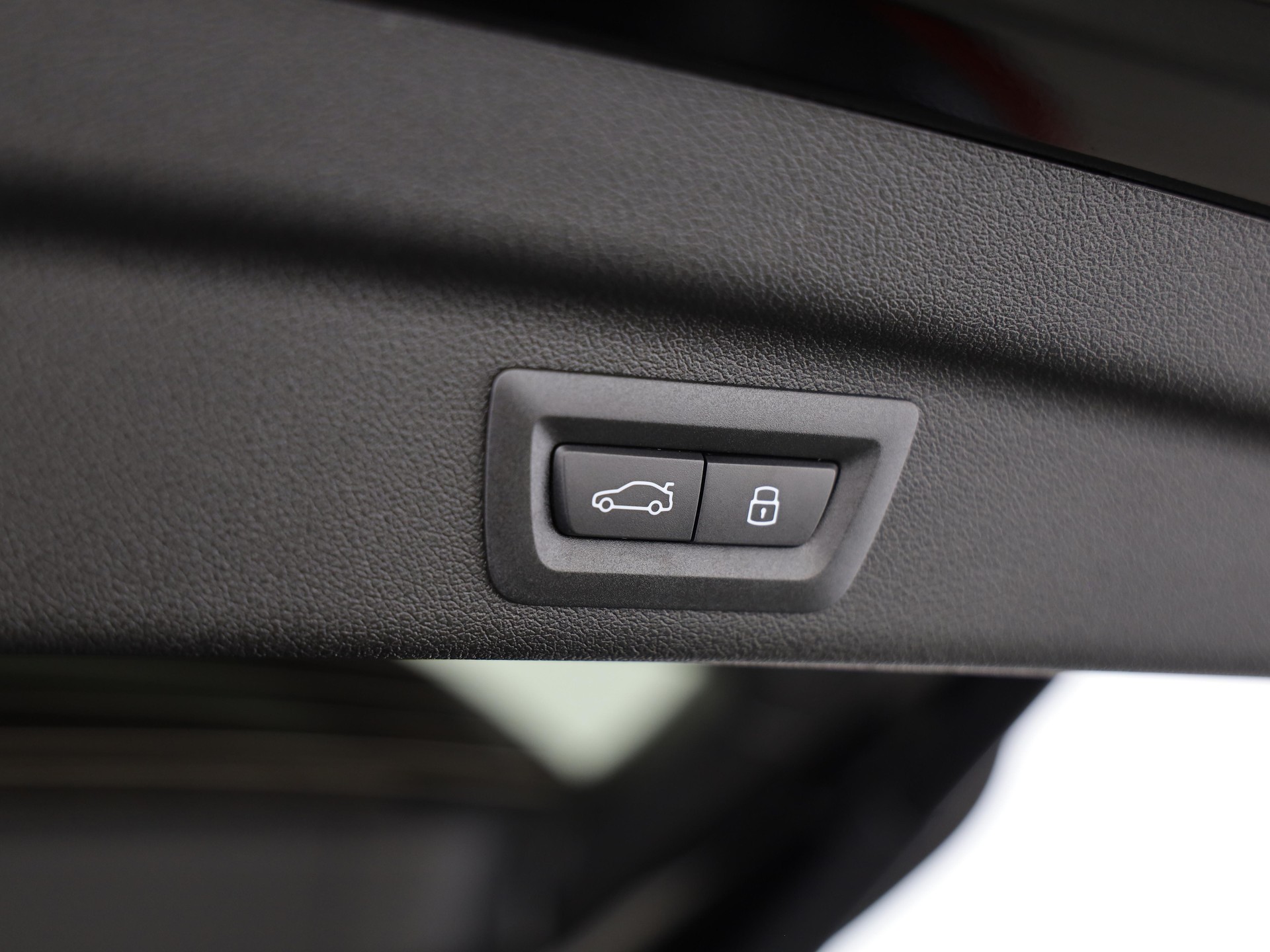 BMW 230e xDrive paddles Active Tourer-image-10