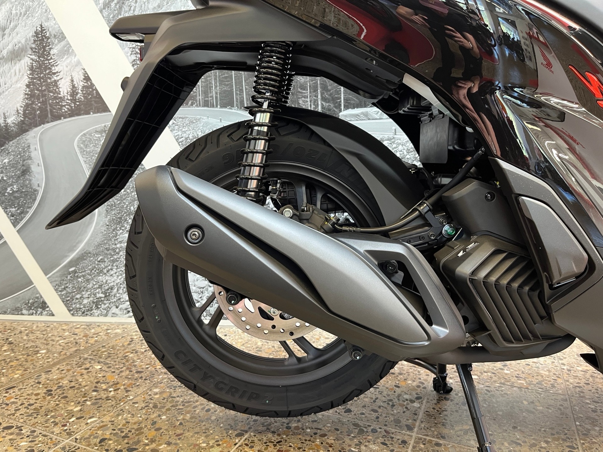 HONDA SH 125 Sporty mit Smart-Box-image-4