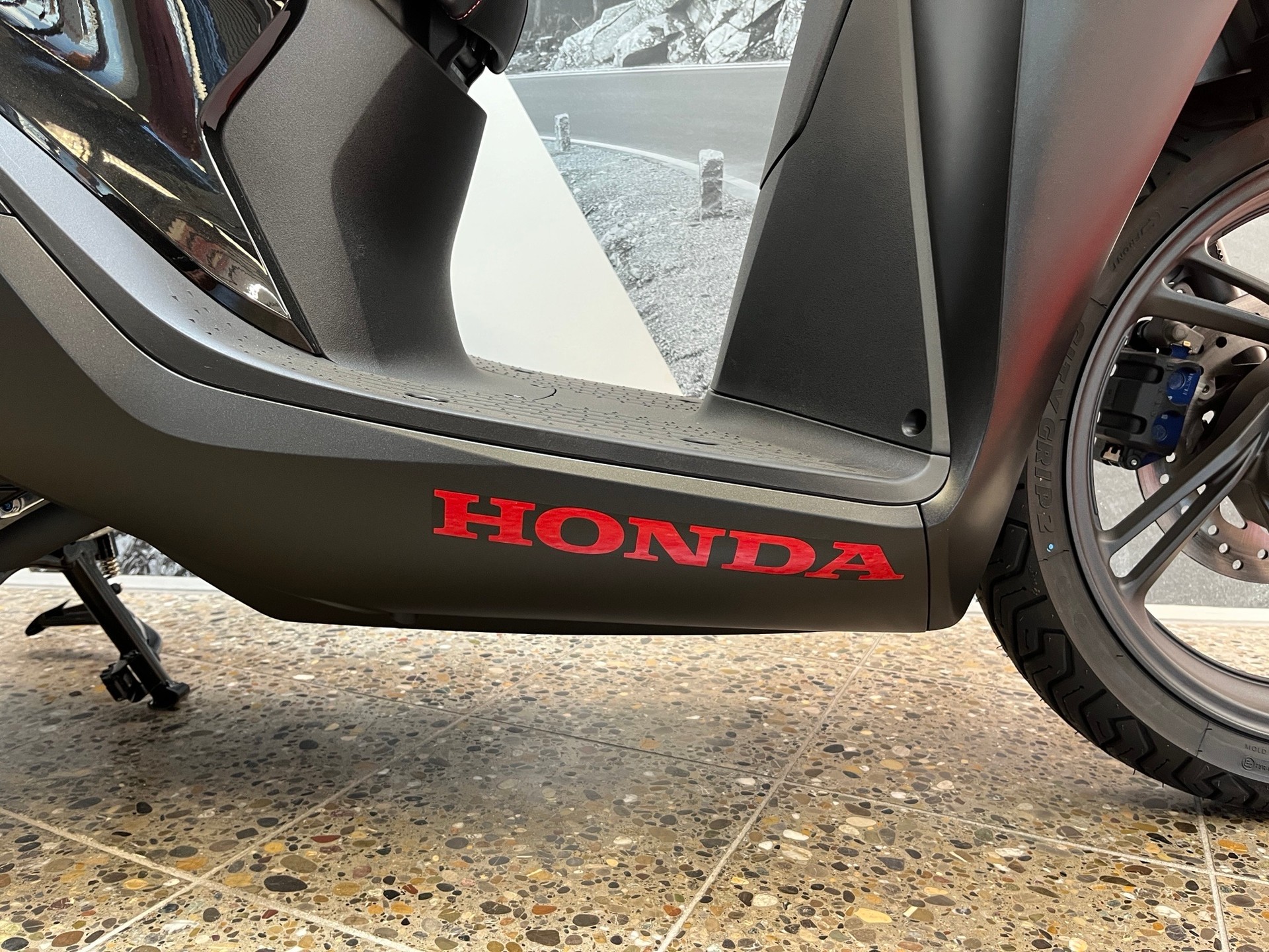 HONDA SH 125 Sporty mit Smart-Box-image-3