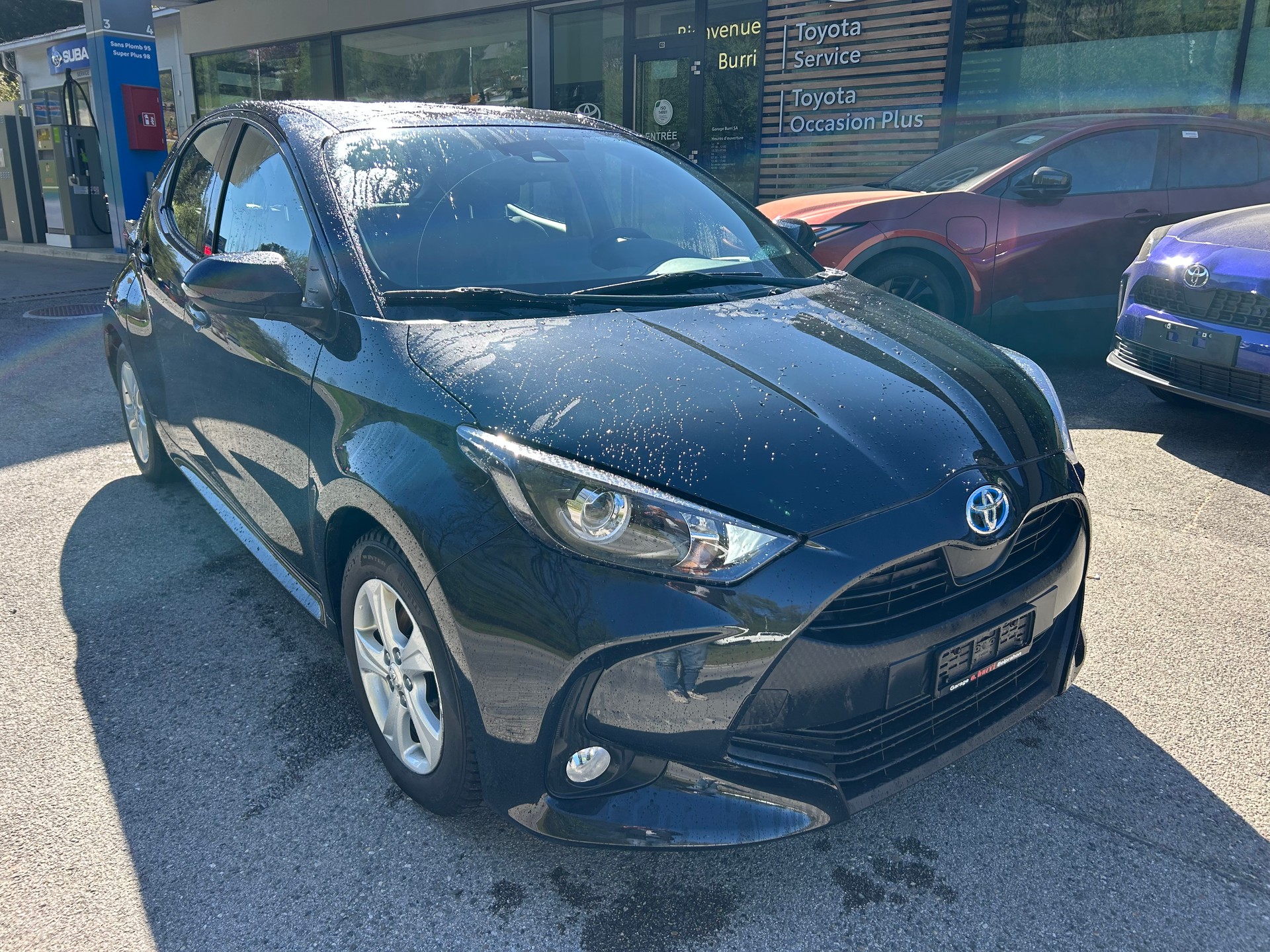 TOYOTA Yaris 1.5 Trend e-CVT-image-1