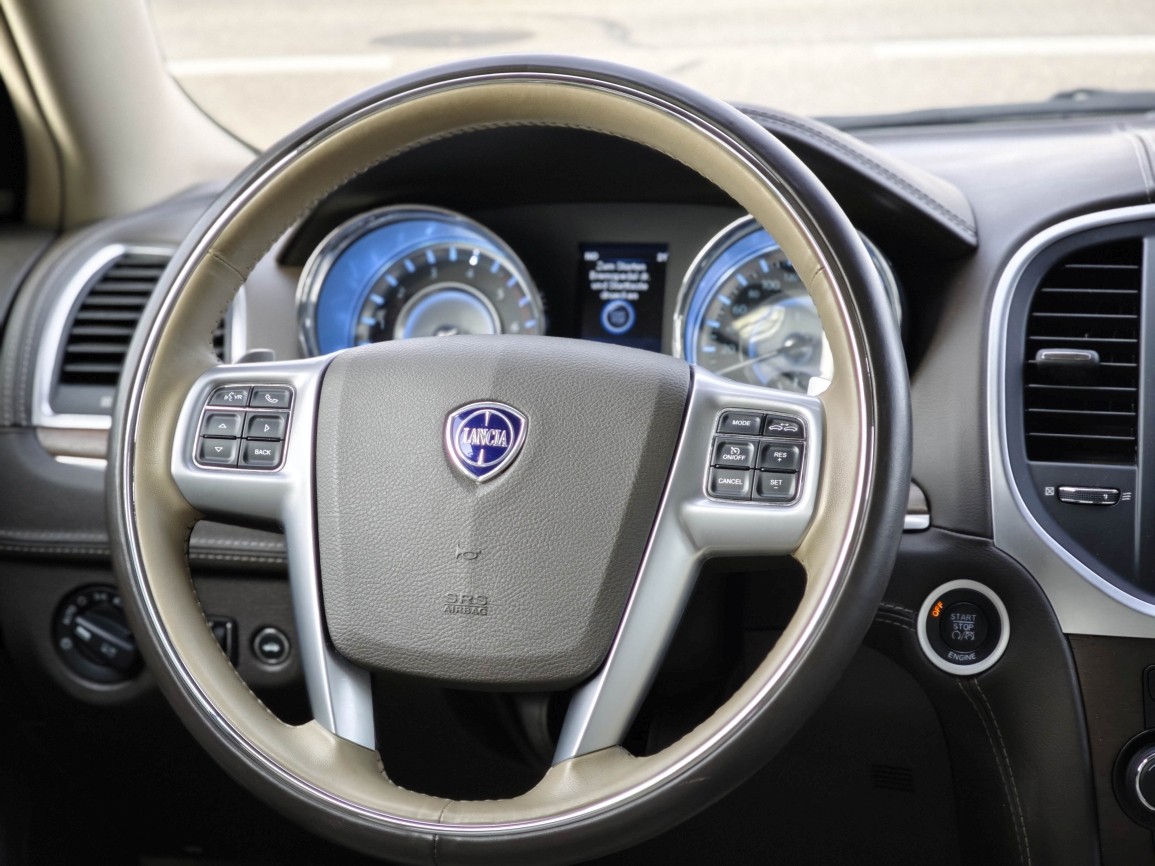 LANCIA Thema 3.0 TD Executive 1.Hand-image-13