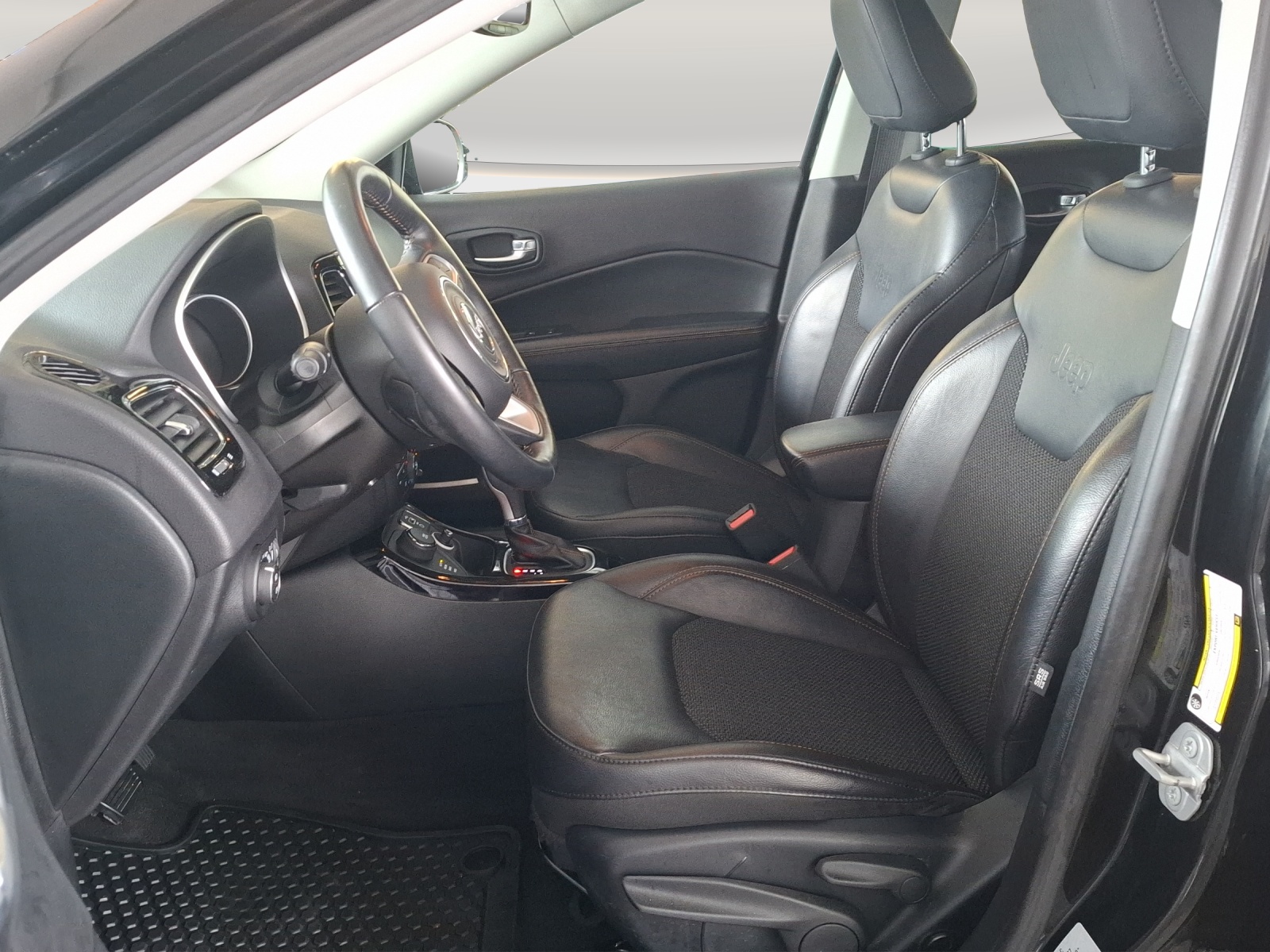 JEEP Compass 1.4 Turbo Limited AWD 9ATX-image-8