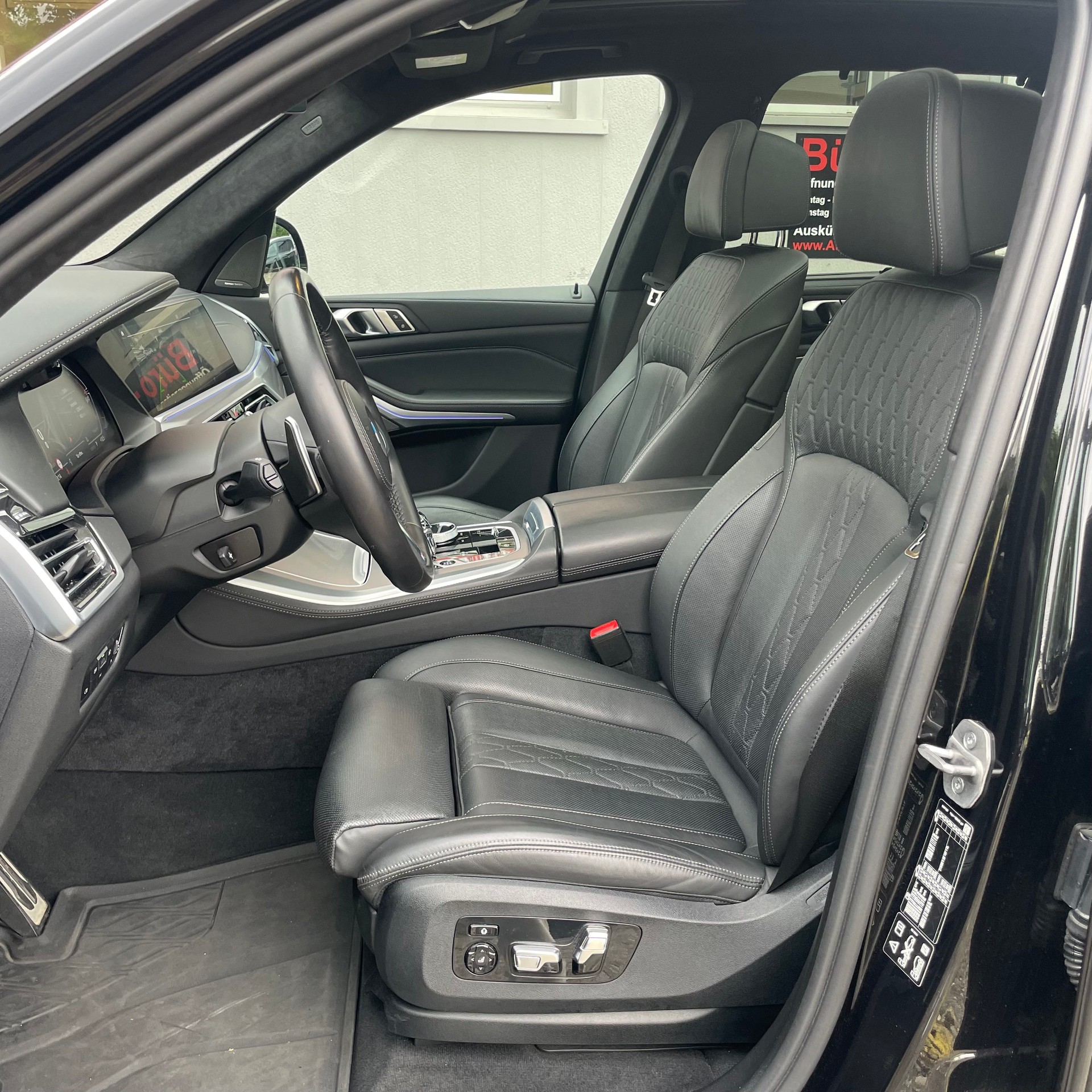 BMW X5 xDrive 48V 40d M Sport Steptronic *7 SITZE / LUFT-FEDERUNG / STAND-HEIZUNG*-image-8