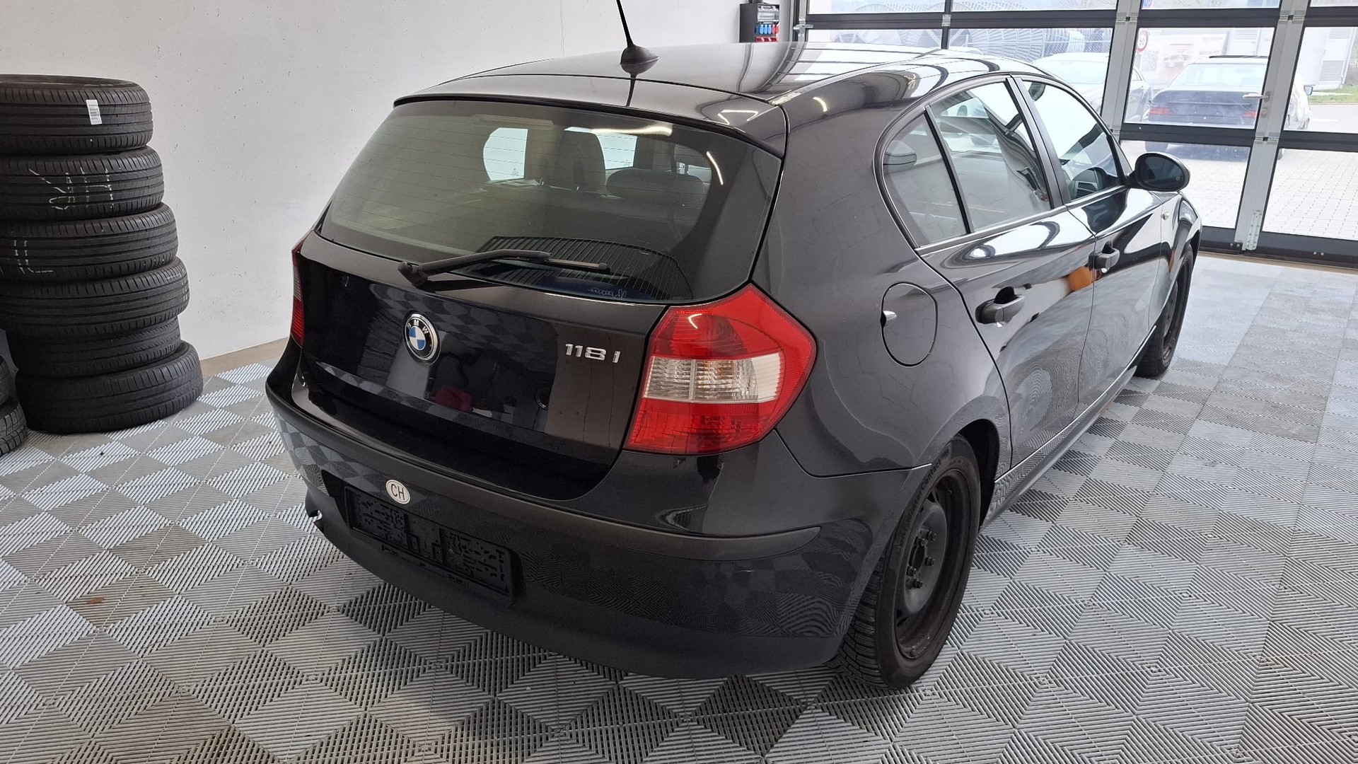 BMW 118i-image-4