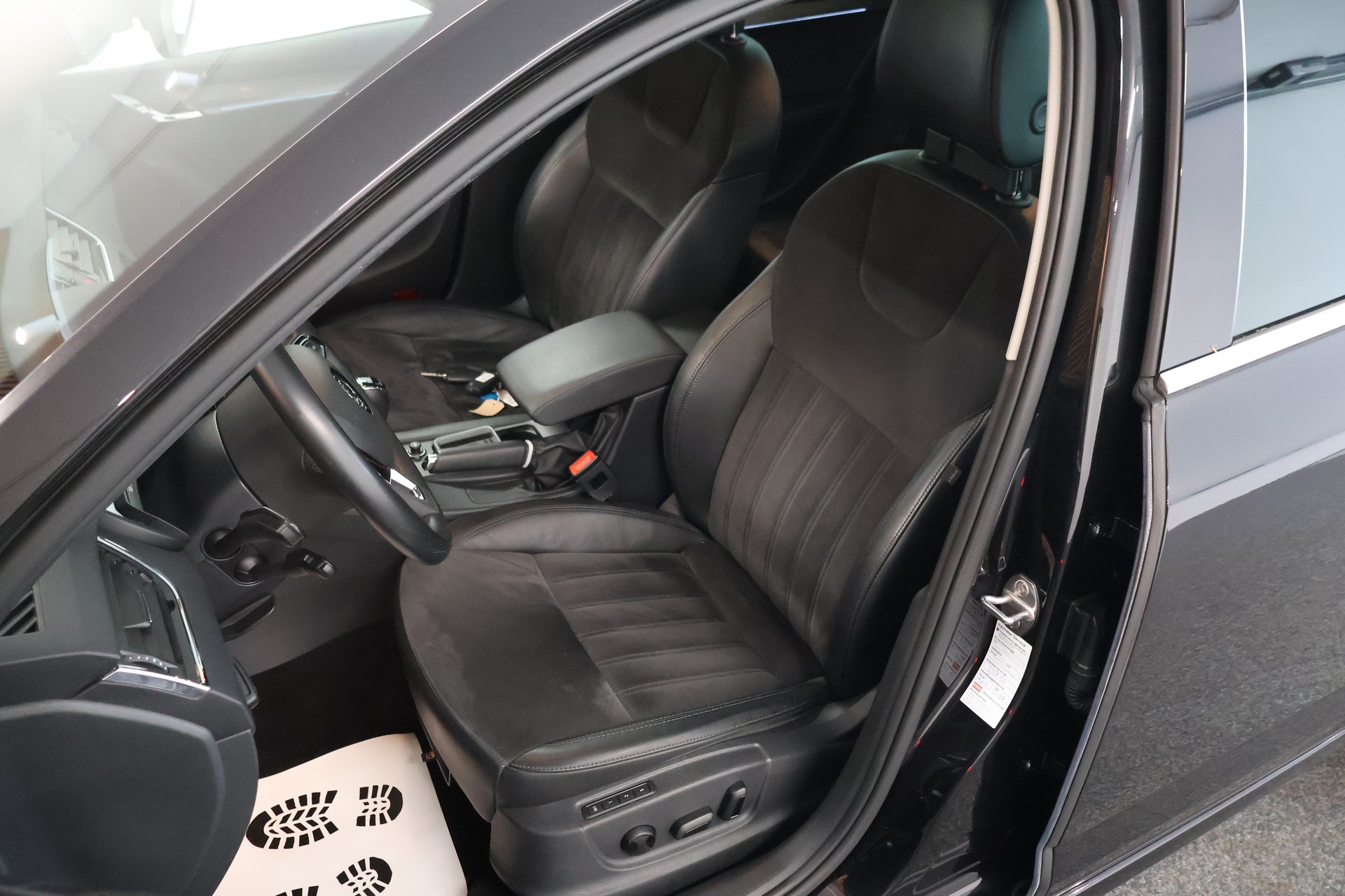 SKODA Octavia Combi 2.0 TDI Style 4x4 DSG-image-10