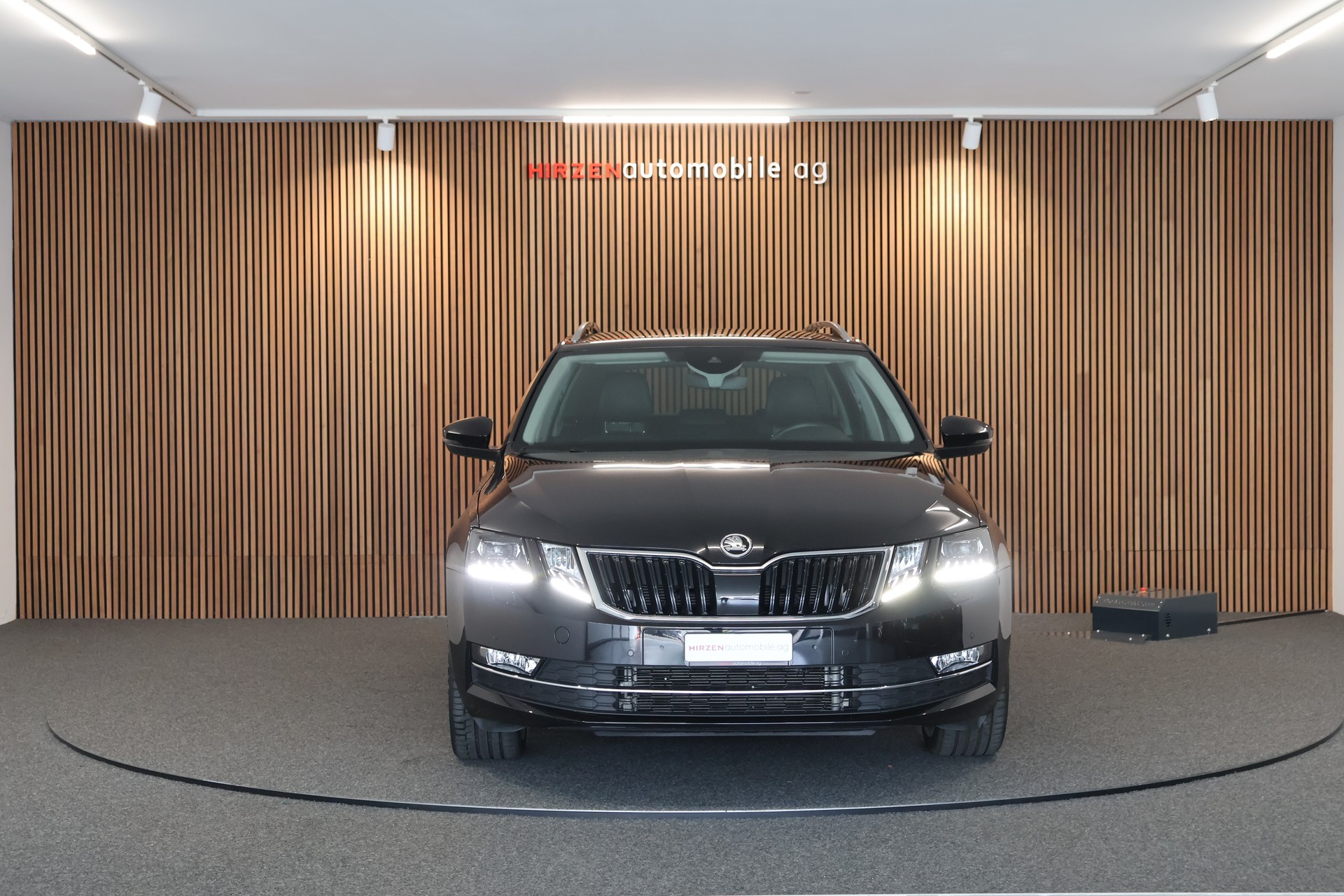 SKODA Octavia Combi 2.0 TDI Style 4x4 DSG-image-7