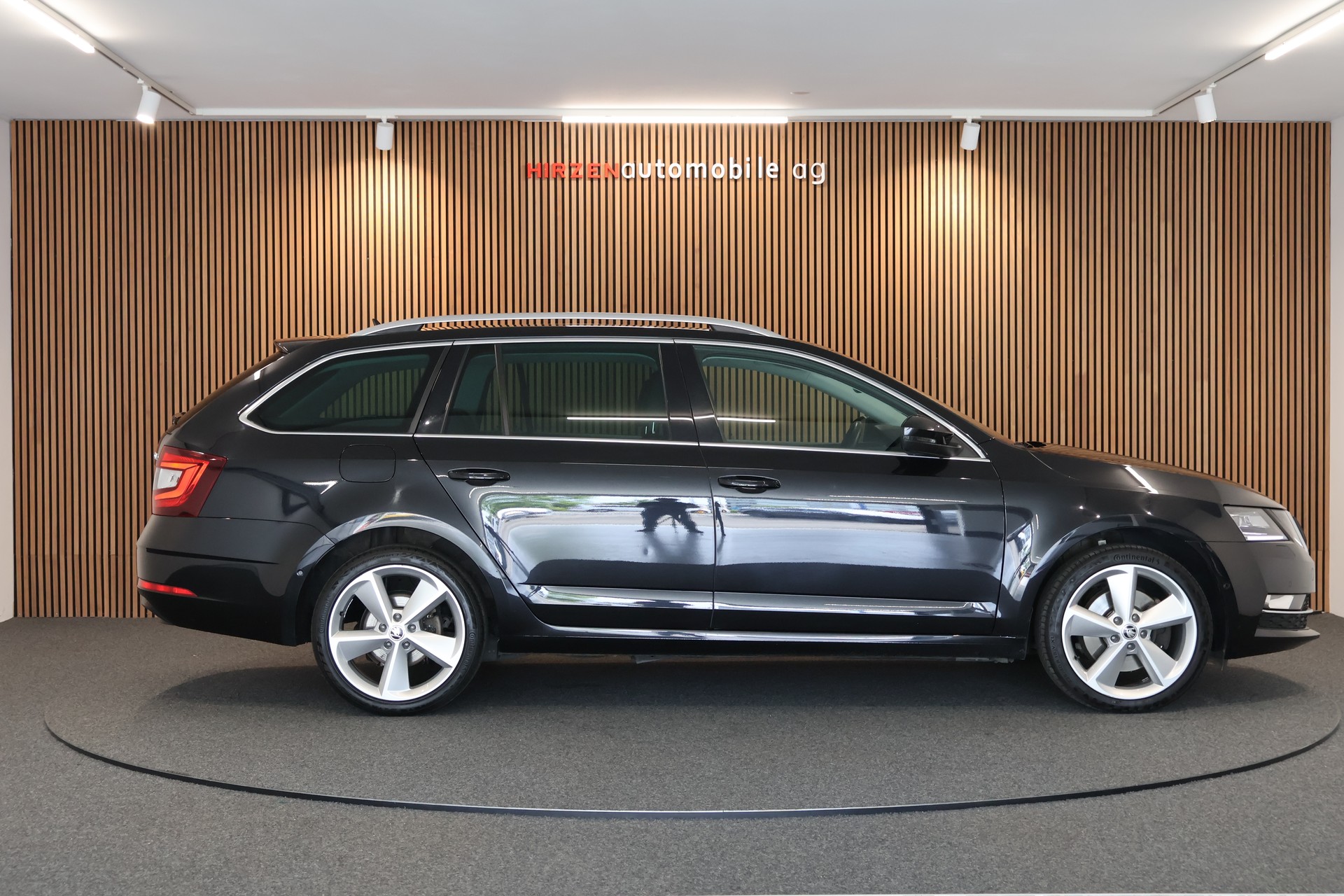 SKODA Octavia Combi 2.0 TDI Style 4x4 DSG-image-5