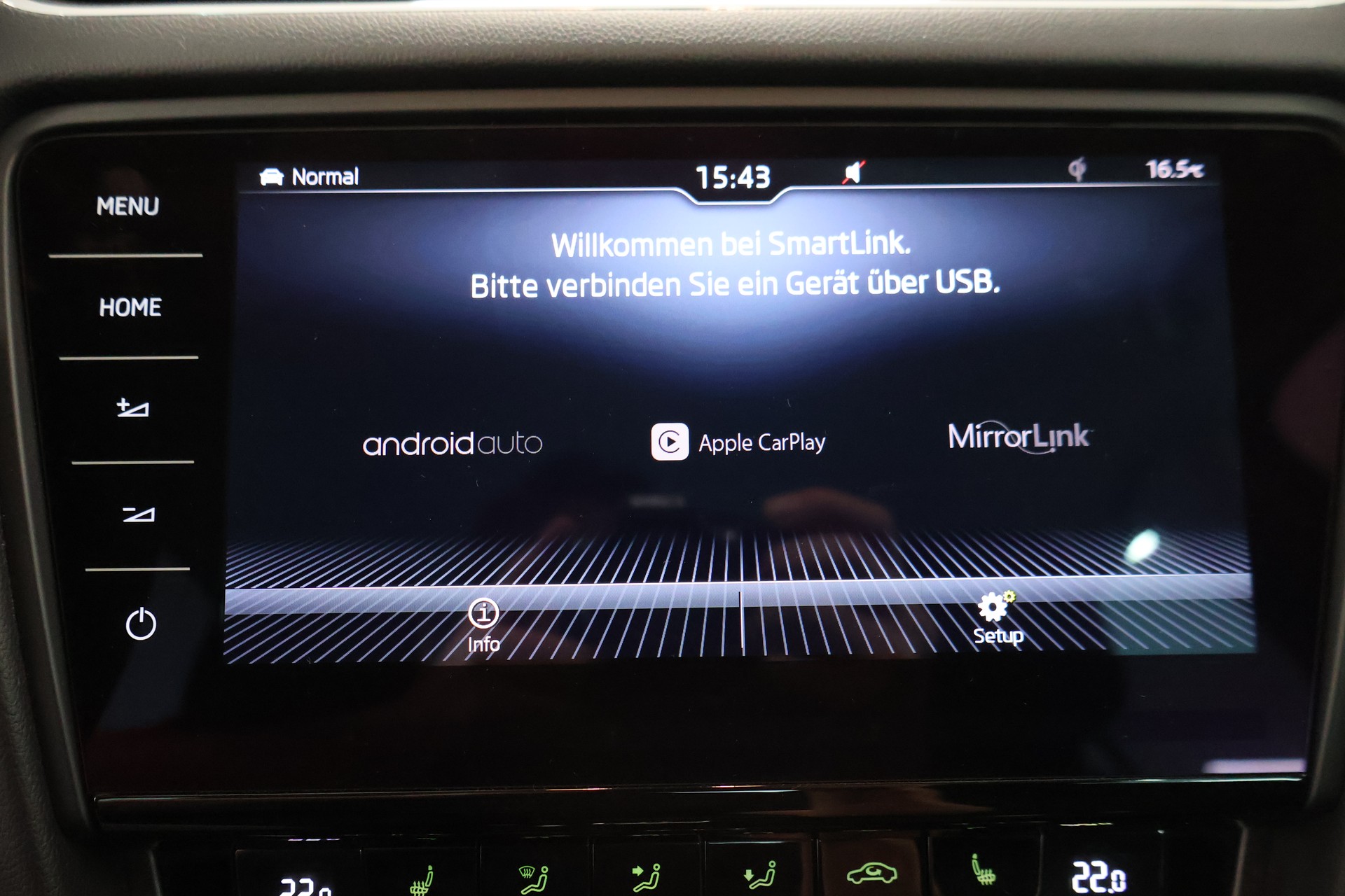 SKODA Octavia Combi 2.0 TDI Style 4x4 DSG-image-24