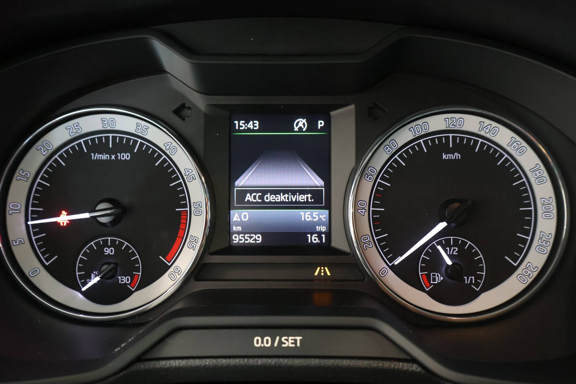 SKODA Octavia Combi 2.0 TDI Style 4x4 DSG-image-28