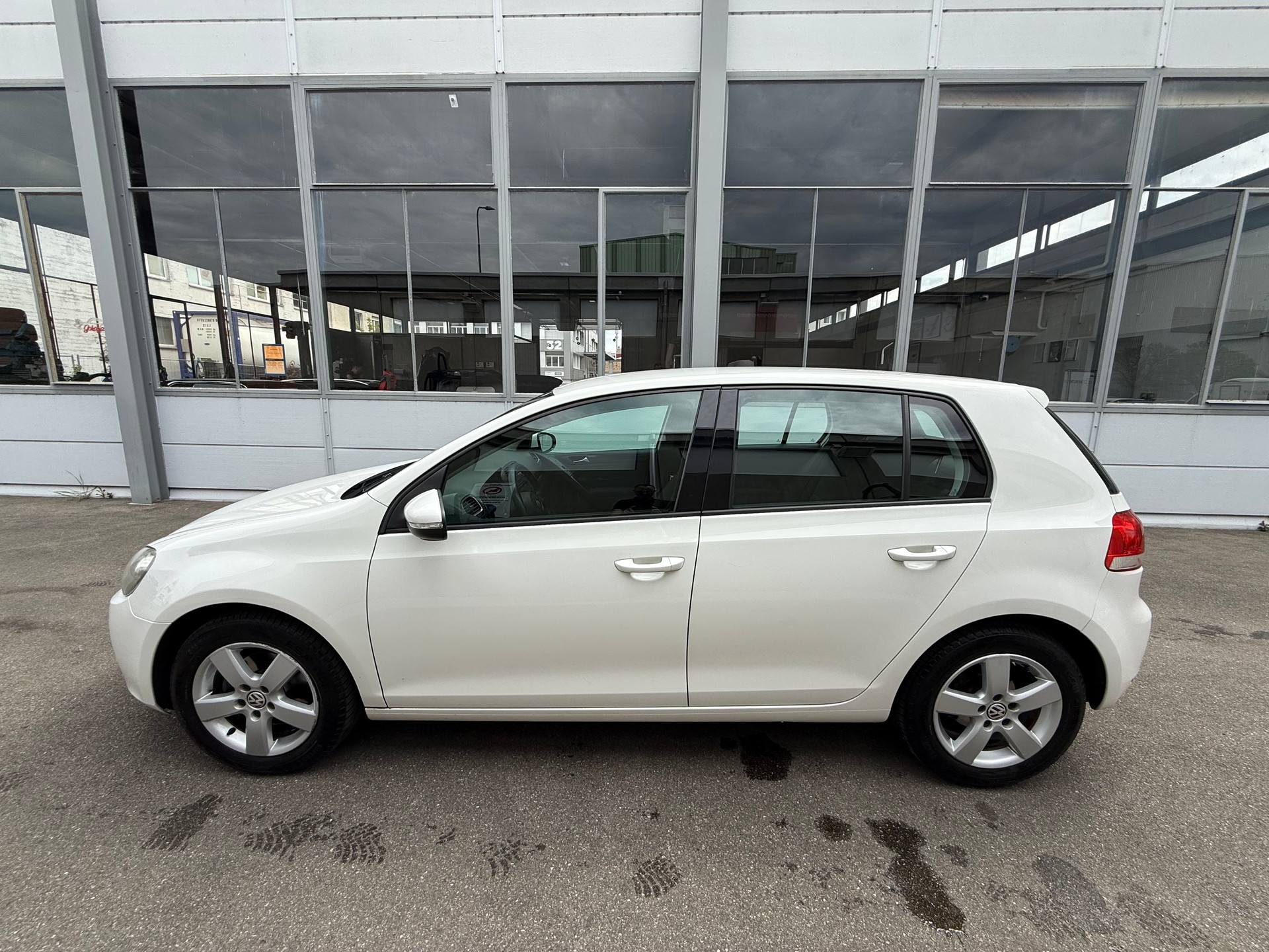 VW Golf 1.4 TSI Comfortline *Frisch ab MFK *Steuerkette frisch ersetzt *2 Schlüssel *8 Fach bereift *Climatronic-image-5