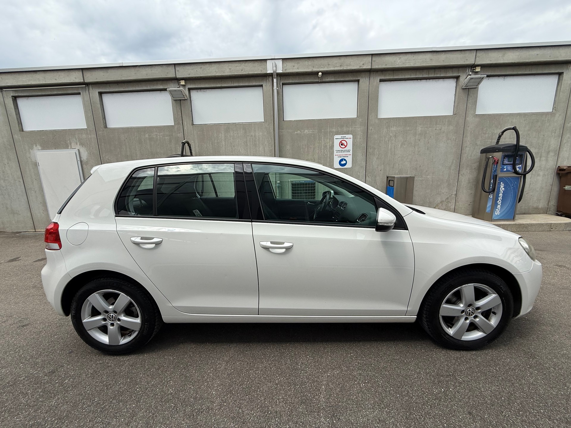 VW Golf 1.4 TSI Comfortline *Frisch ab MFK *Steuerkette frisch ersetzt *2 Schlüssel *8 Fach bereift *Climatronic-image-2