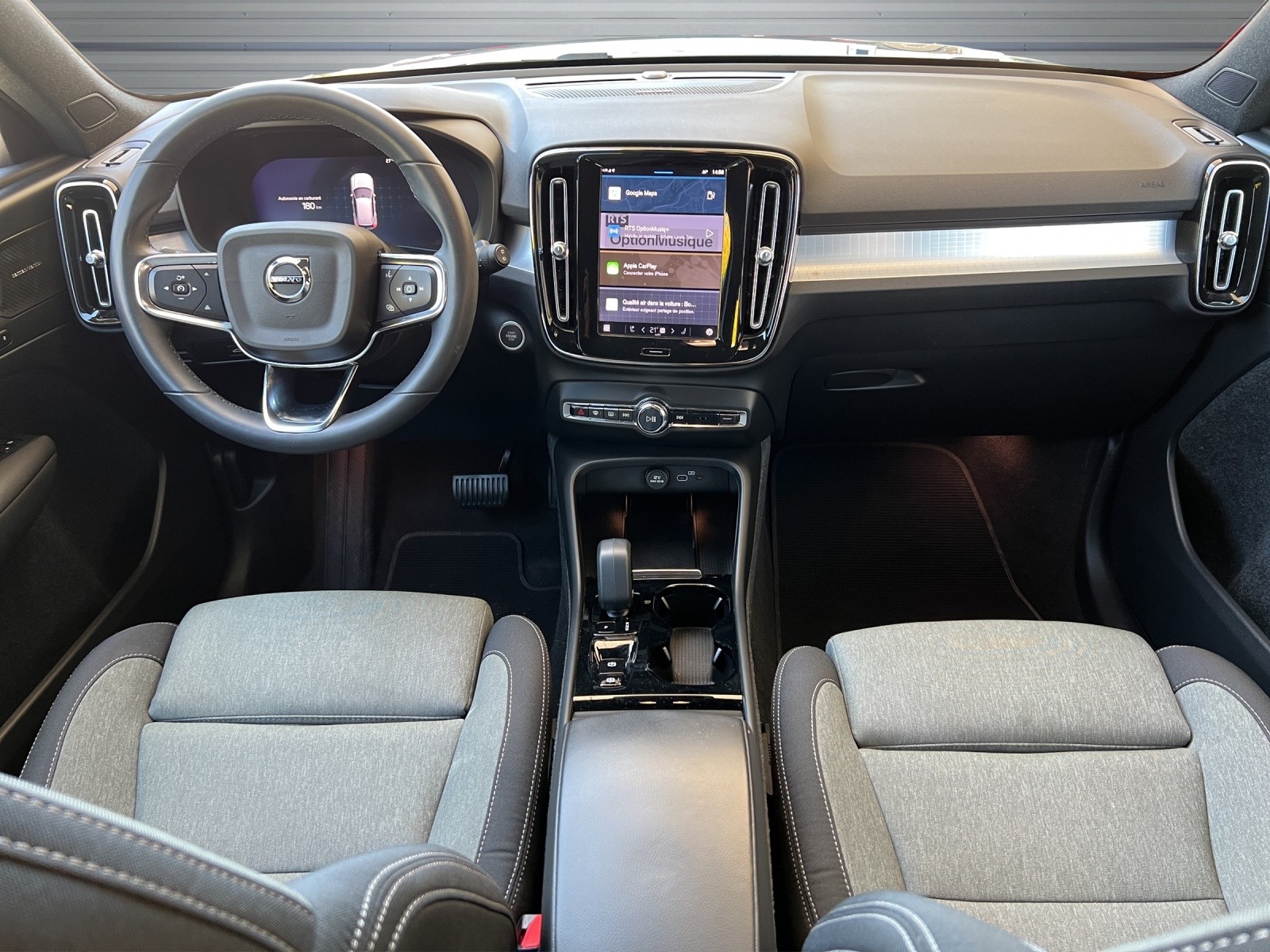 VOLVO XC40 B4 Benzin Mild Hybrid AWD Plus Dark DCT-image-11