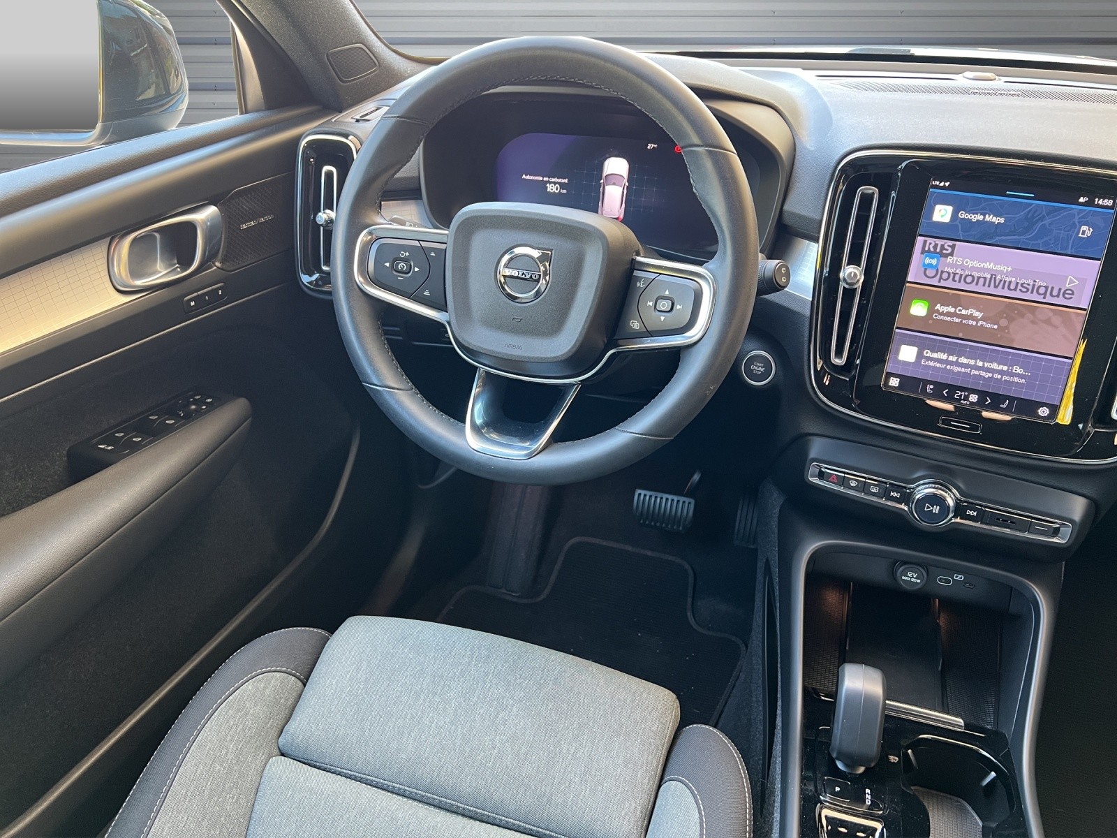 VOLVO XC40 B4 Benzin Mild Hybrid AWD Plus Dark DCT-image-10