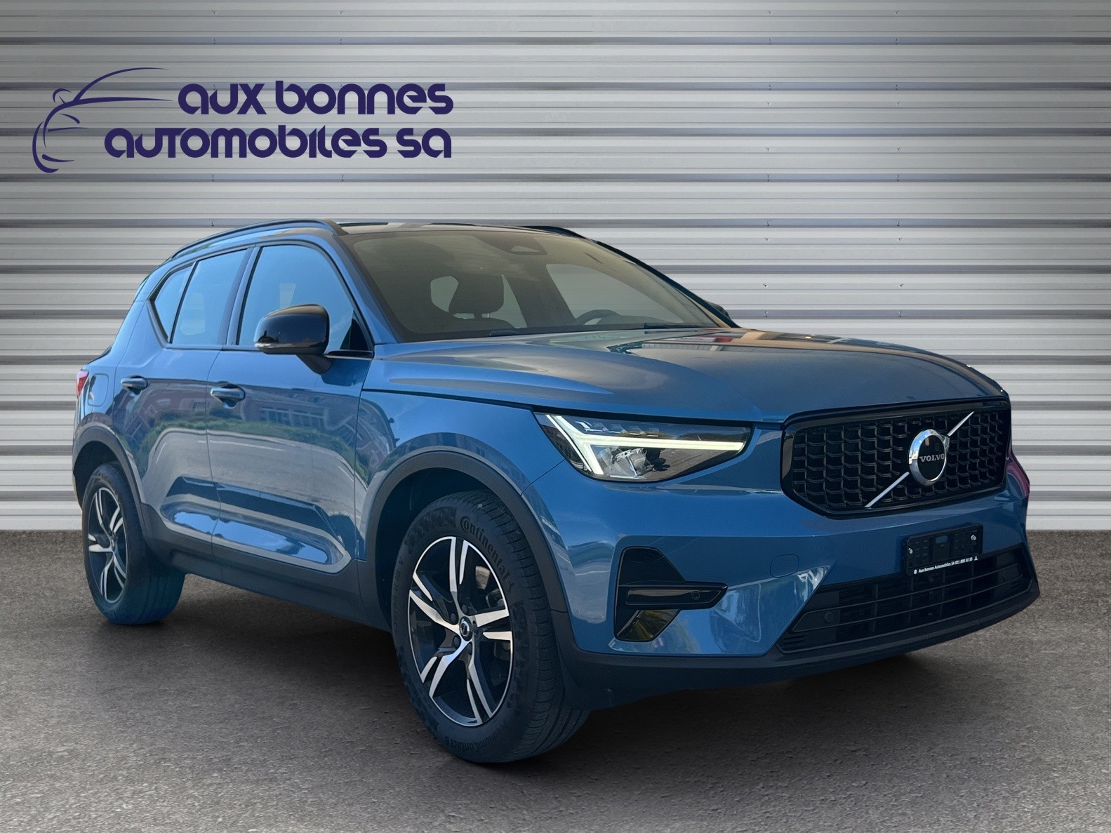 VOLVO XC40 B4 Benzin Mild Hybrid AWD Plus Dark DCT-image-4