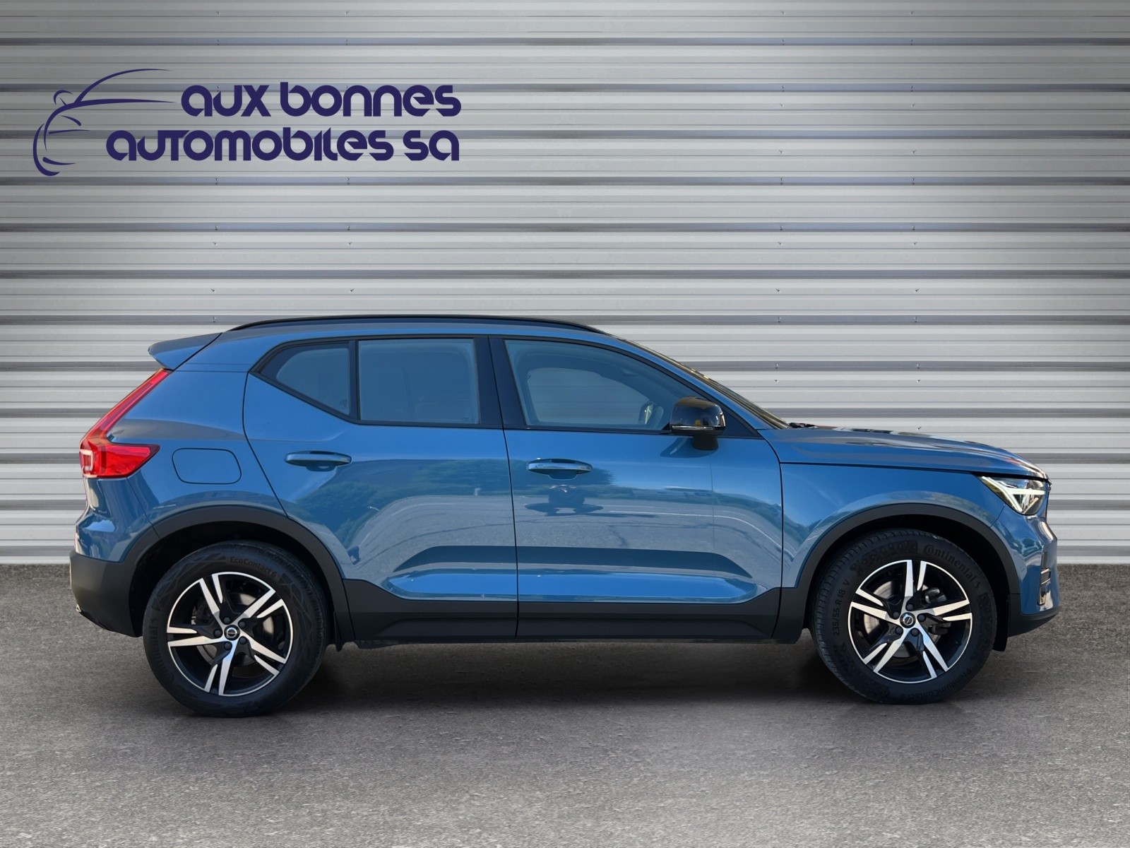 VOLVO XC40 B4 Benzin Mild Hybrid AWD Plus Dark DCT-image-6