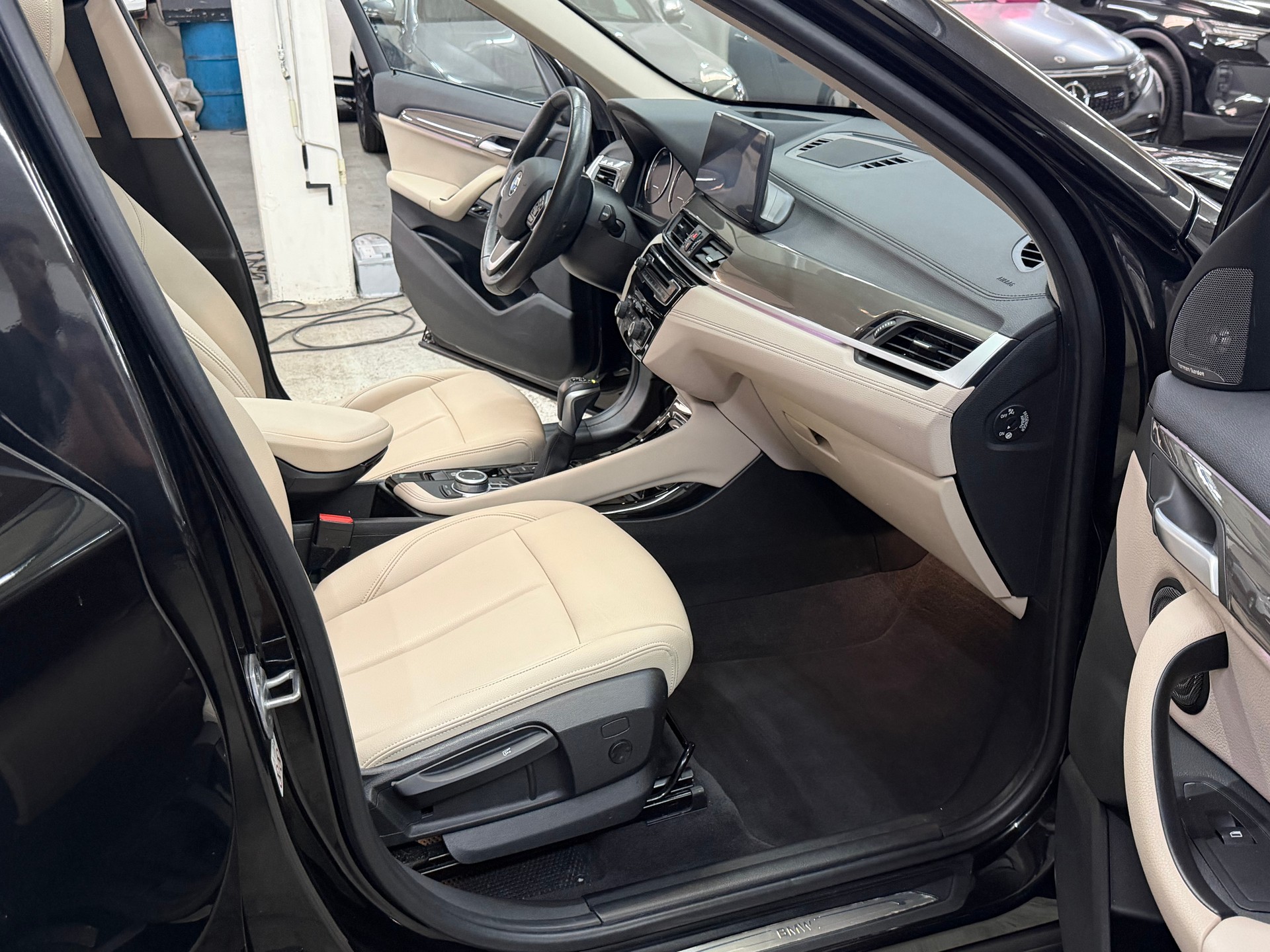 BMW X1 xDrive 25e xLine Steptronic-image-14