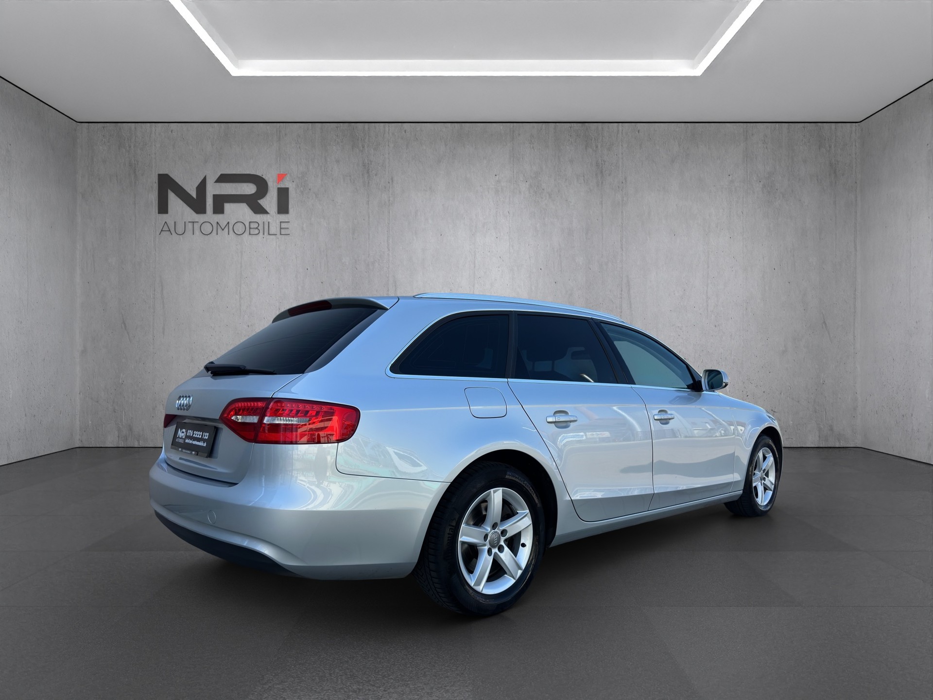AUDI A4 Avant 2.0 TDI 177 quattro S-Tronic-image-4