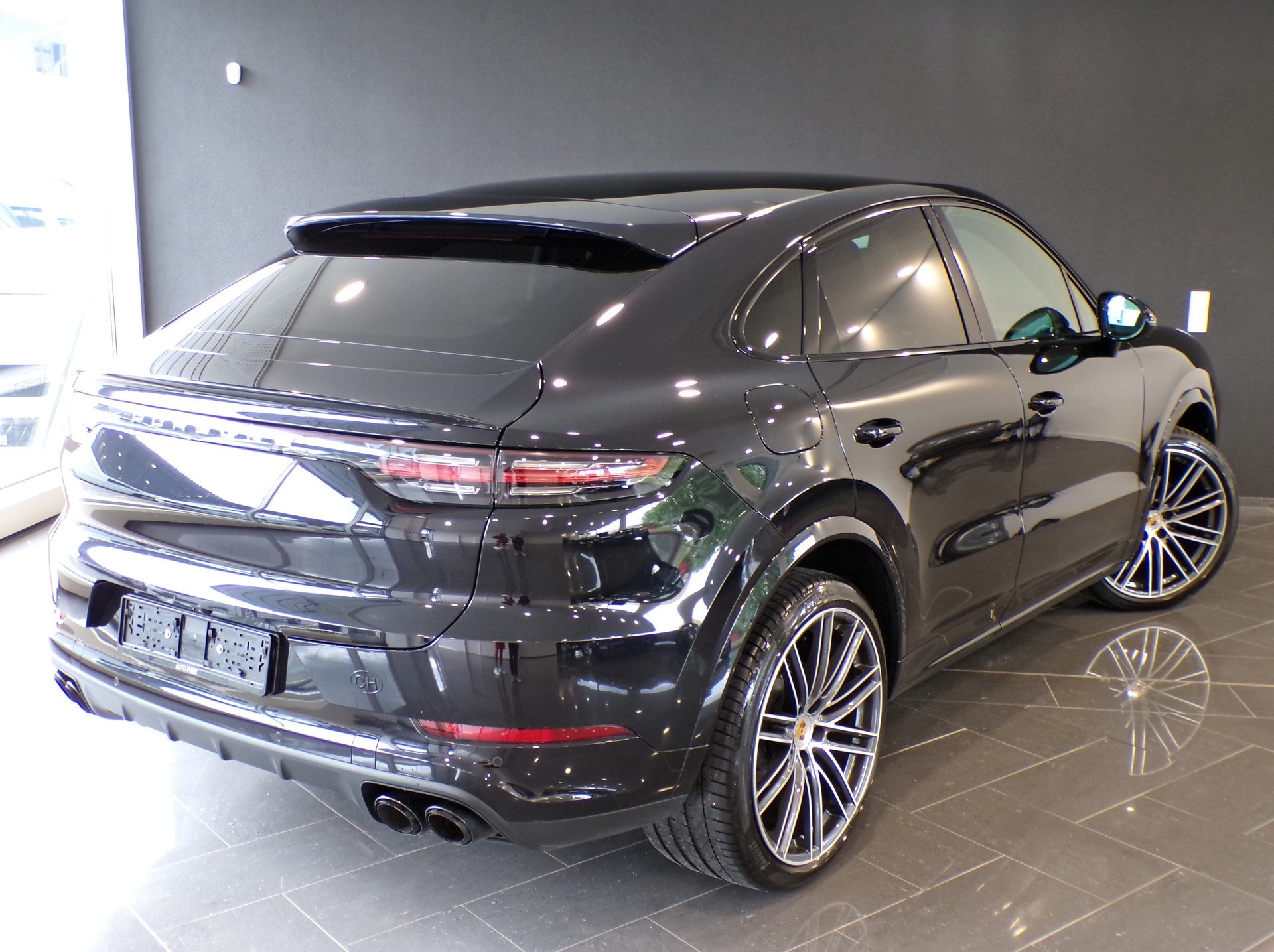 PORSCHE Cayenne Coupé-image-13