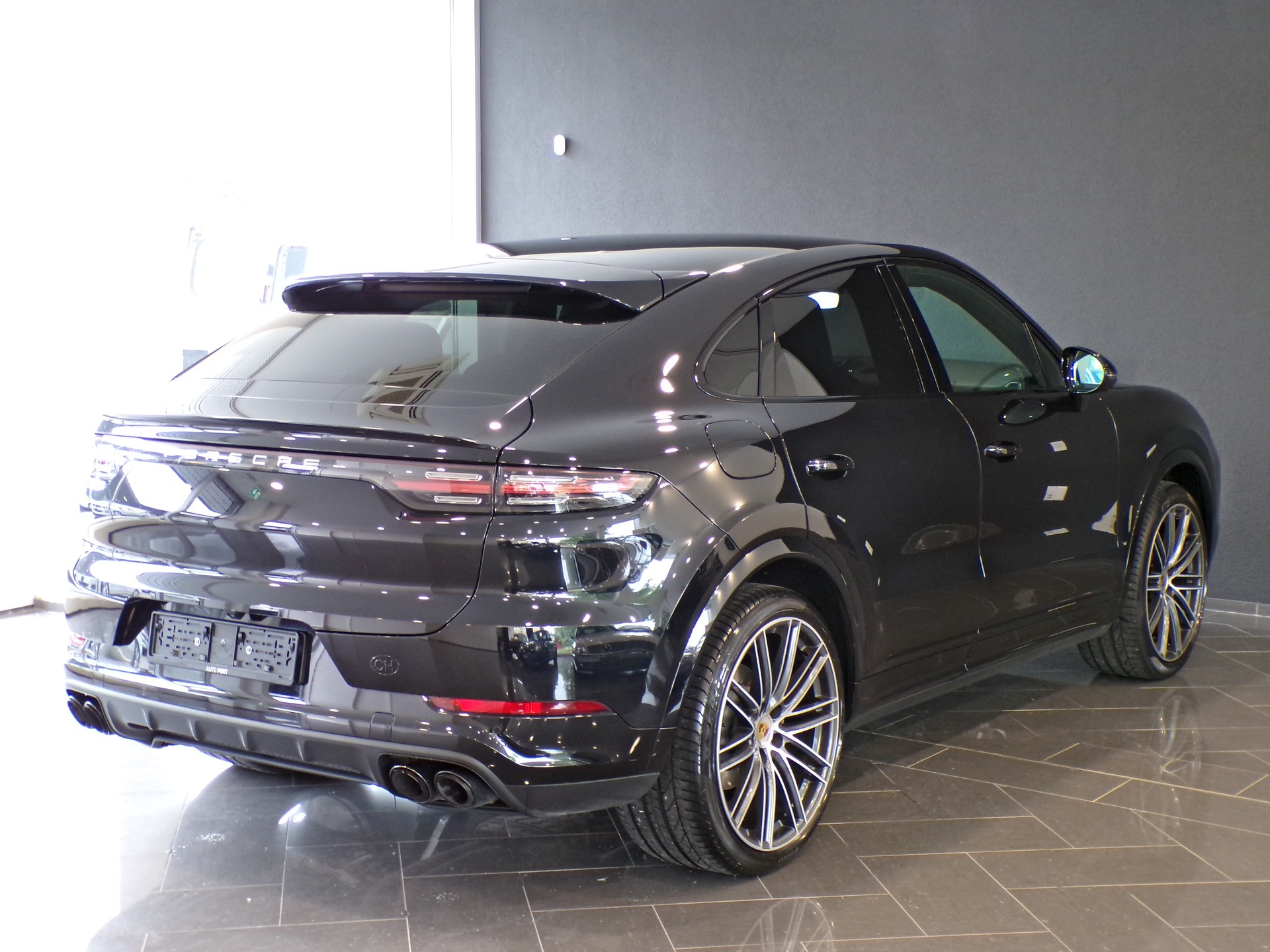 PORSCHE Cayenne Coupé-image-11