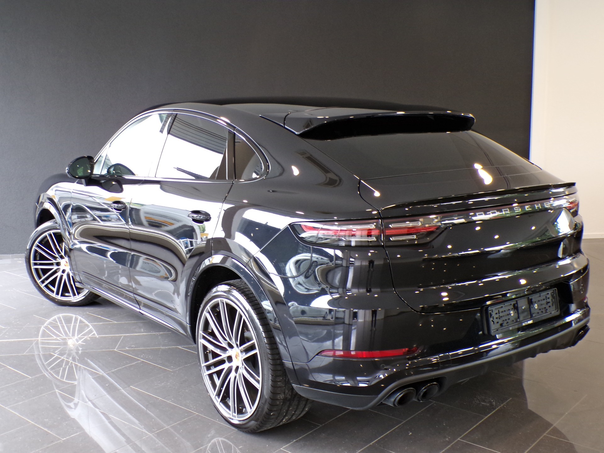 PORSCHE Cayenne Coupé-image-14