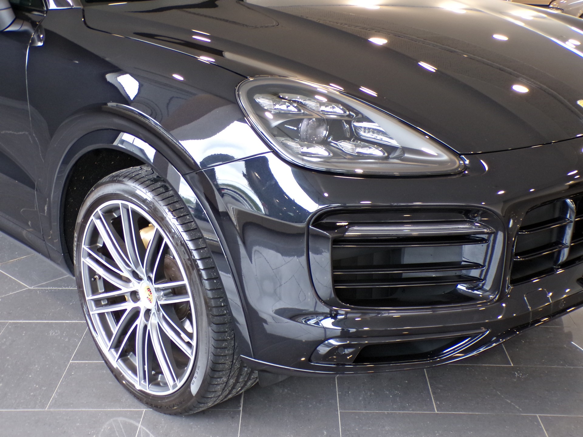 PORSCHE Cayenne Coupé-image-4