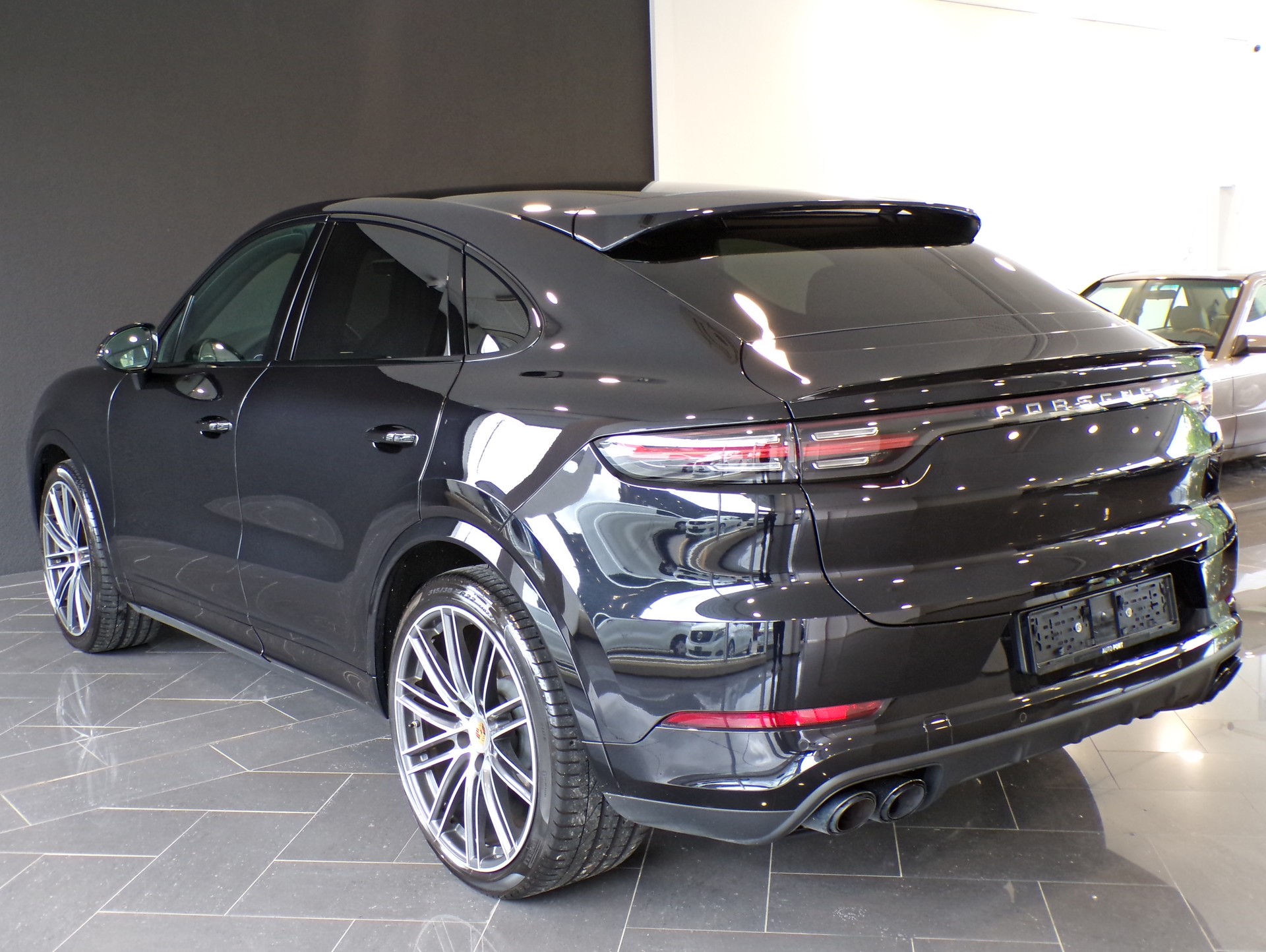 PORSCHE Cayenne Coupé-image-8