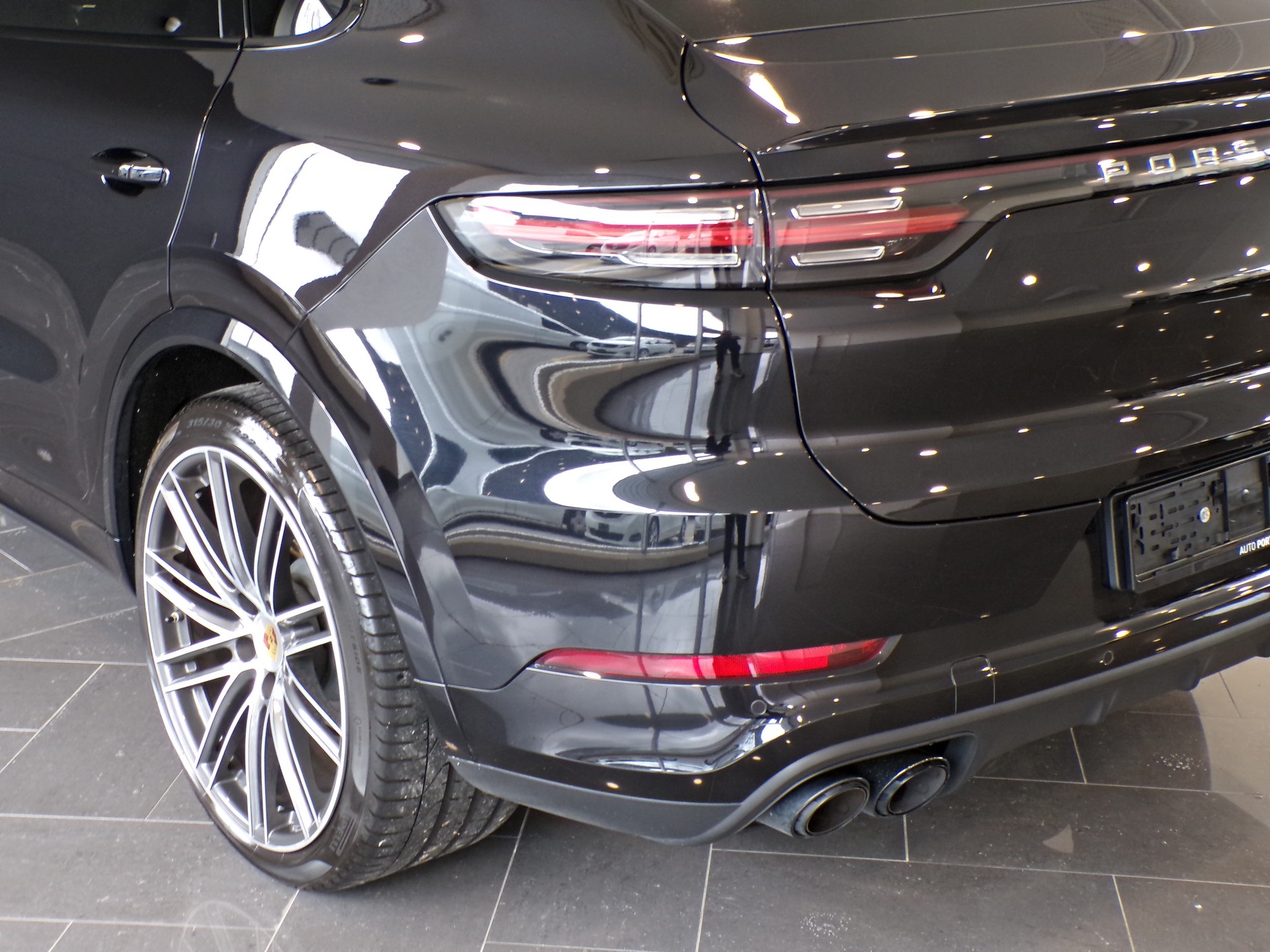 PORSCHE Cayenne Coupé-image-9