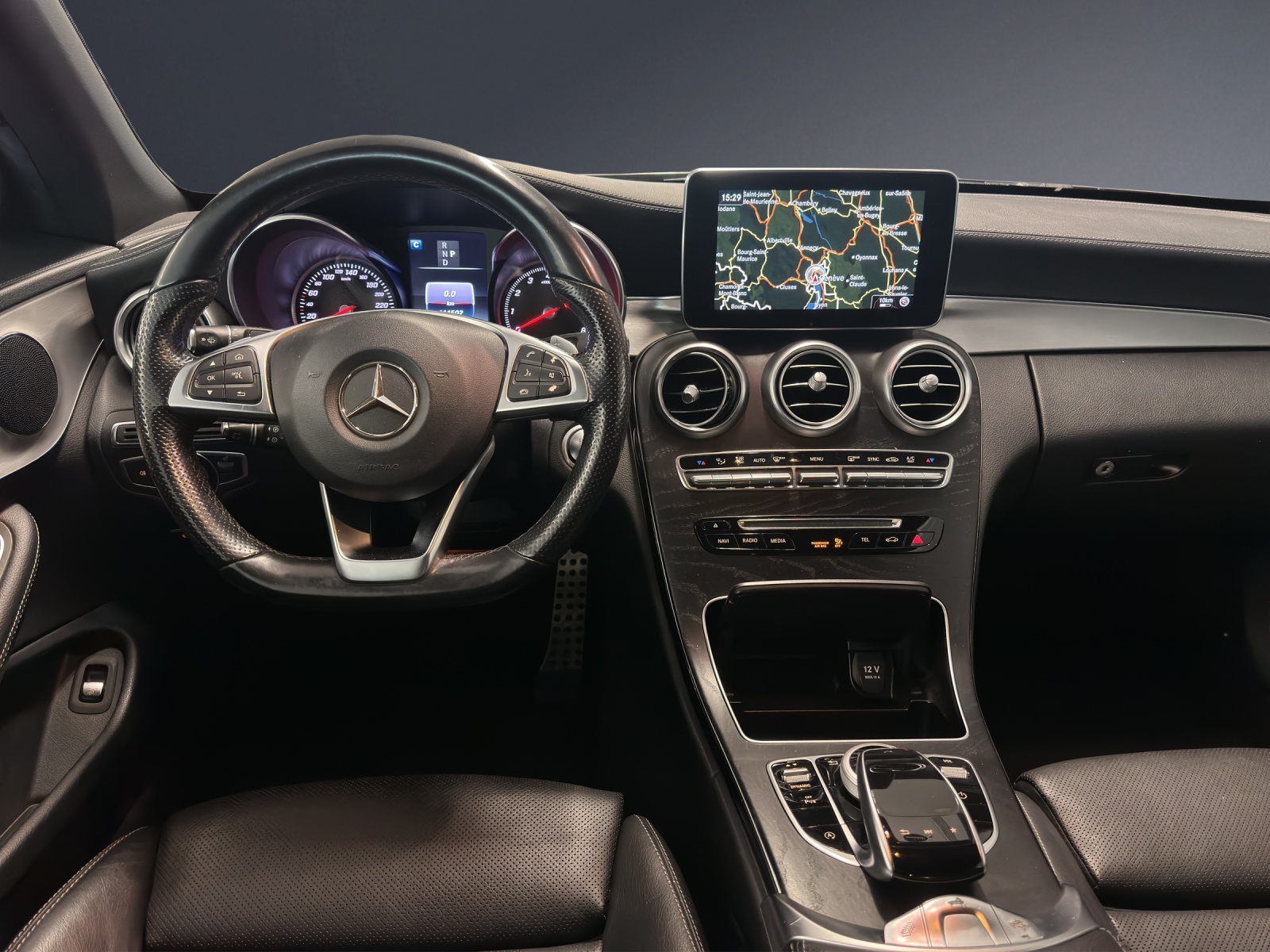 MERCEDES-BENZ C 200 AMG Line 4Matic-image-8