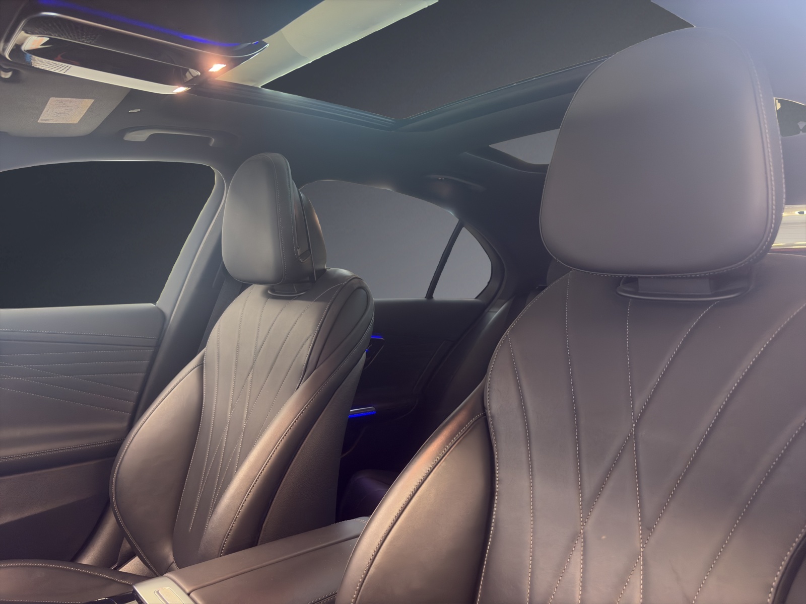 MERCEDES-BENZ C 300 4M AMG Line-image-7
