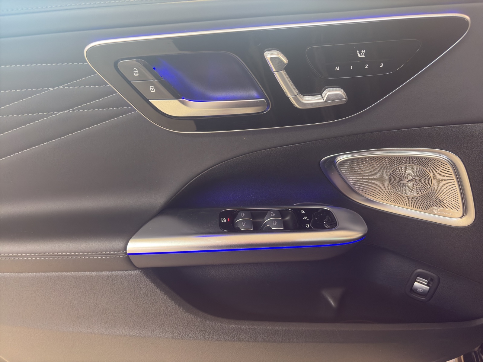 MERCEDES-BENZ C 300 4M AMG Line-image-8