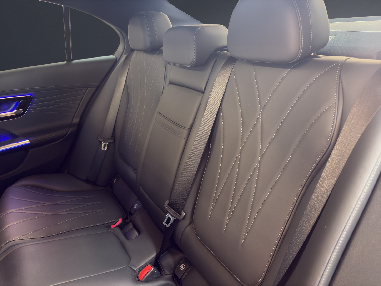 MERCEDES-BENZ C 300 4M AMG Line-image-15
