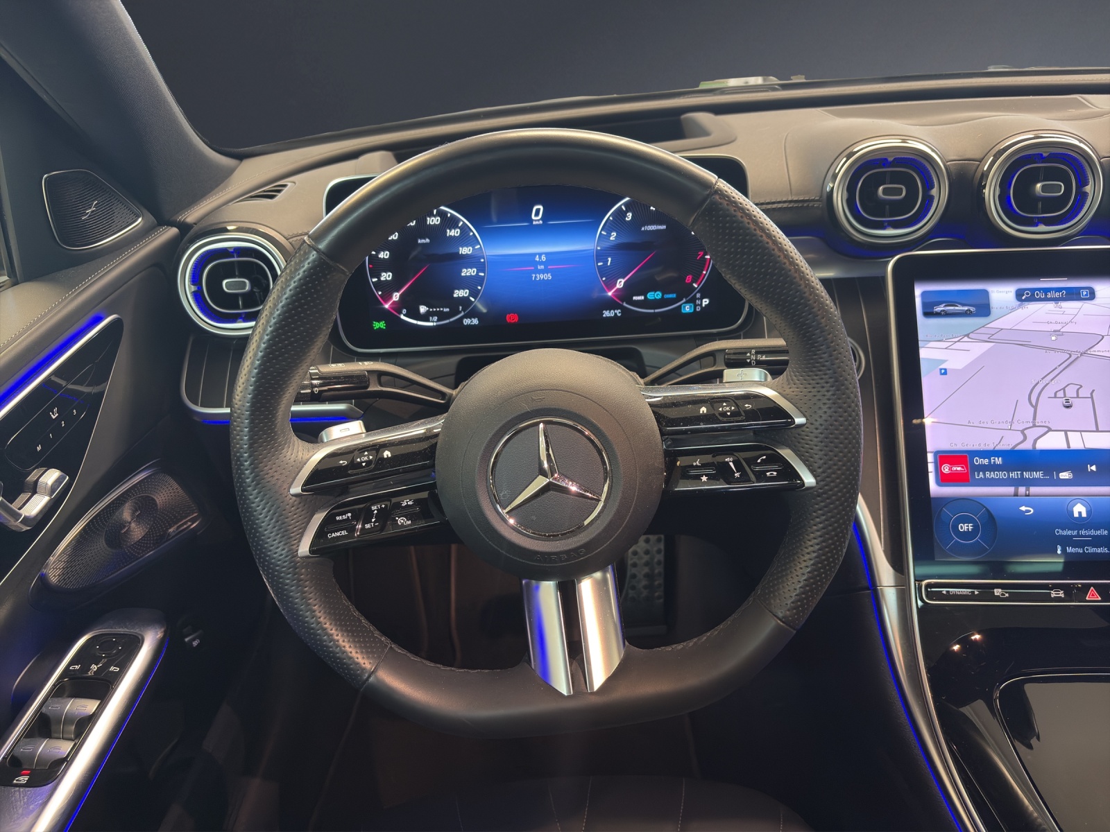 MERCEDES-BENZ C 300 4M AMG Line-image-12