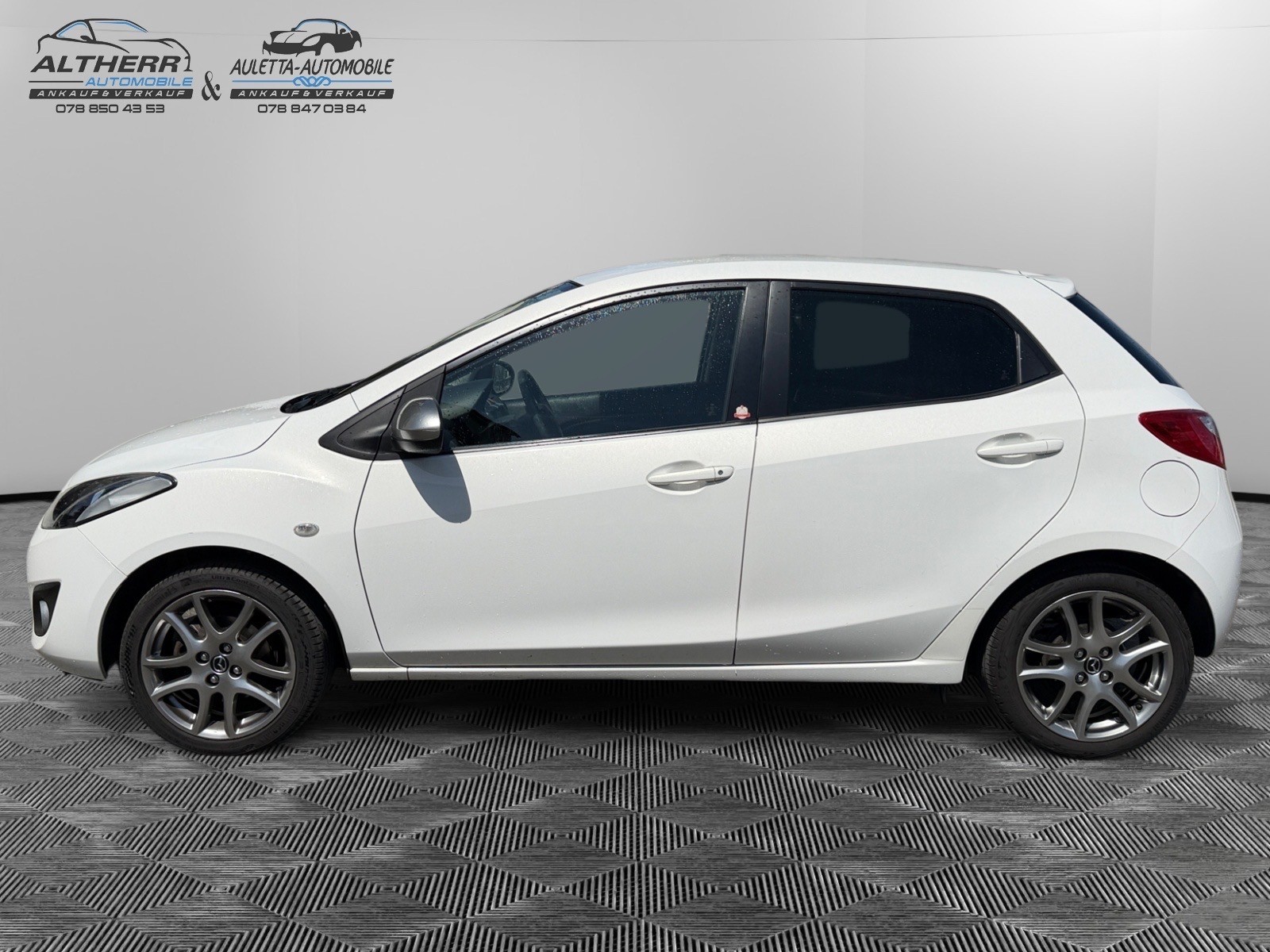 MAZDA 2 1.3i 16V Exclusive-showroom-element-3