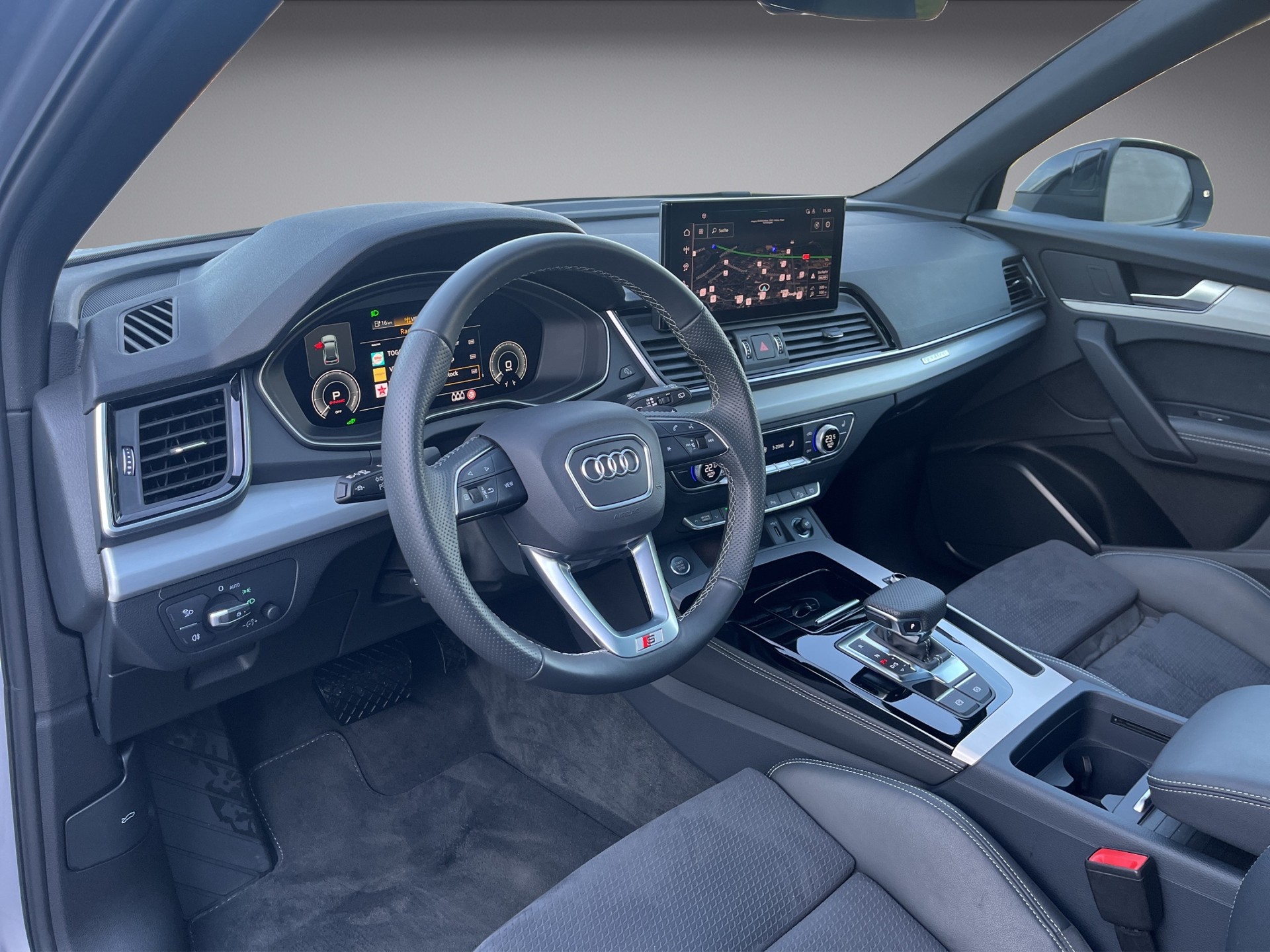 AUDI Q5 55 TFSI e PHEV S line quattro S-tronic*Panodach, AHK, (5-Jahre Garantie)*-image-10