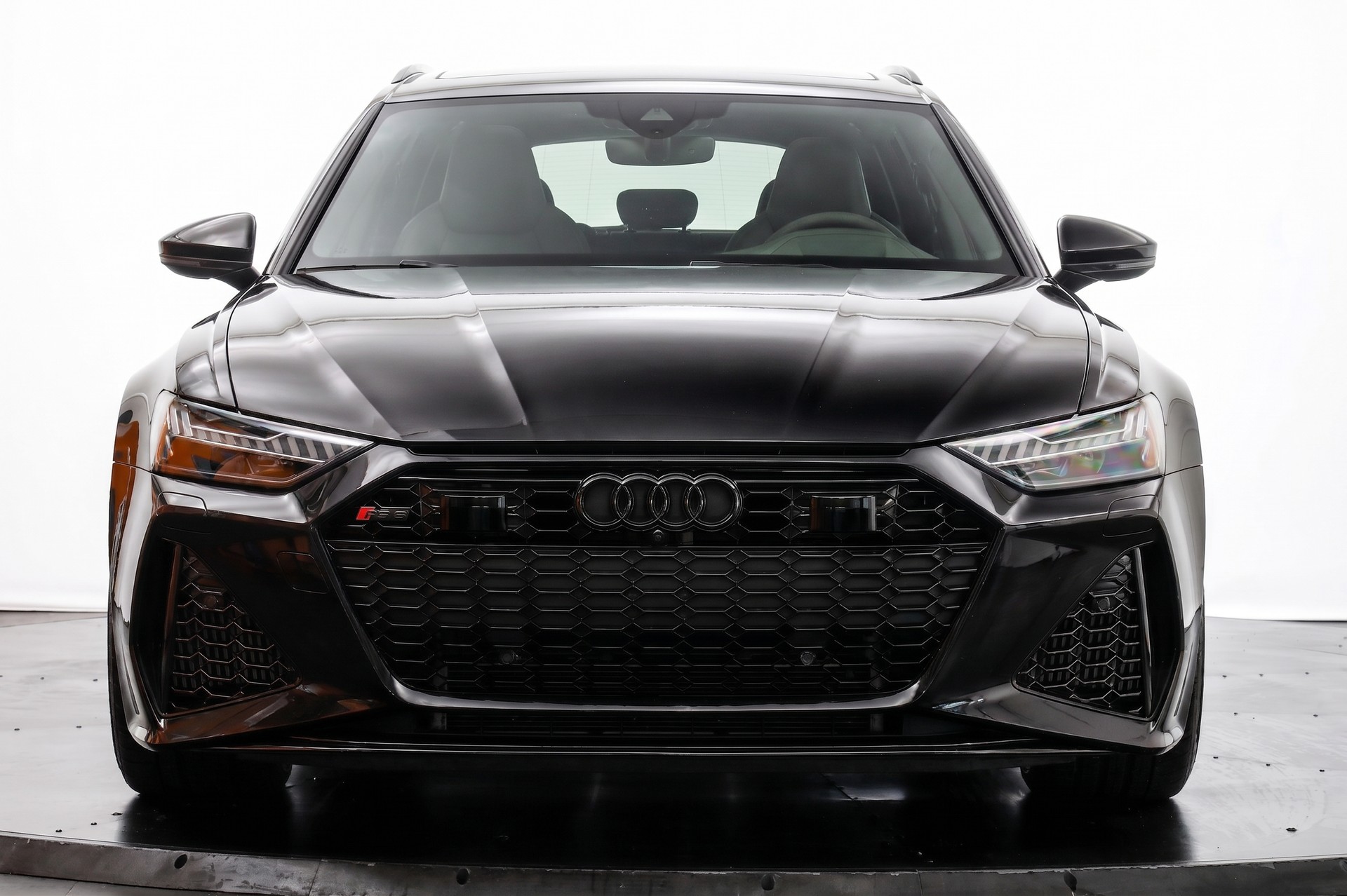 AUDI RS6 Avant 4.0 TFSI V8 quattro-showroom-element-1