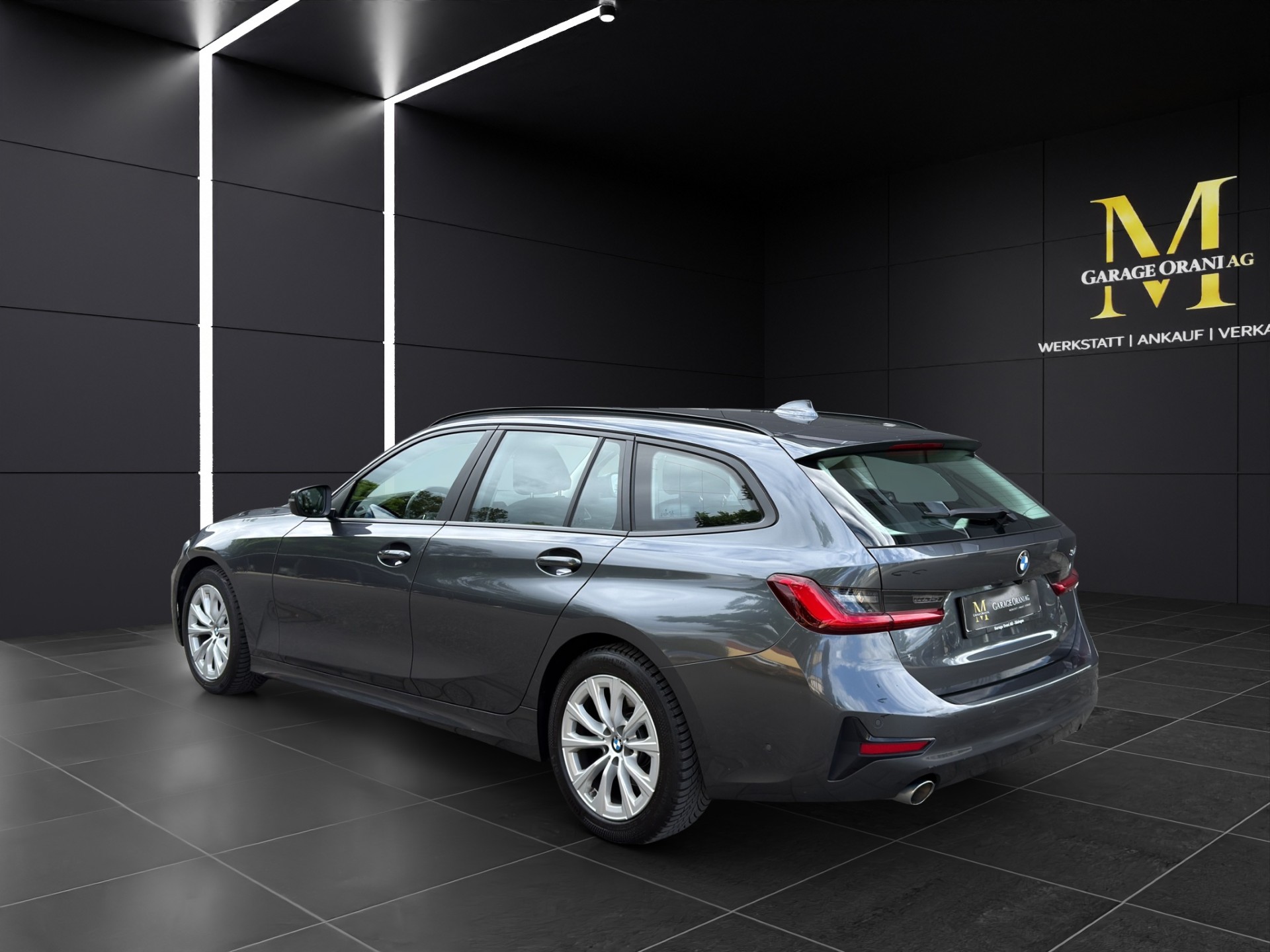 BMW 318d 48V Touring Sport Line Steptronic-showroom-element-2