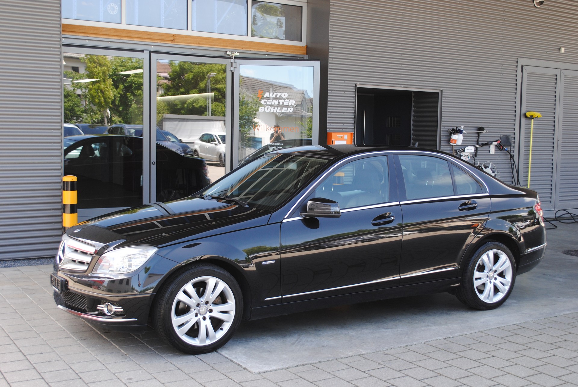 MERCEDES-BENZ C 180 Kompressor BlueEff. Avantgarde Aut.-showroom-element-2